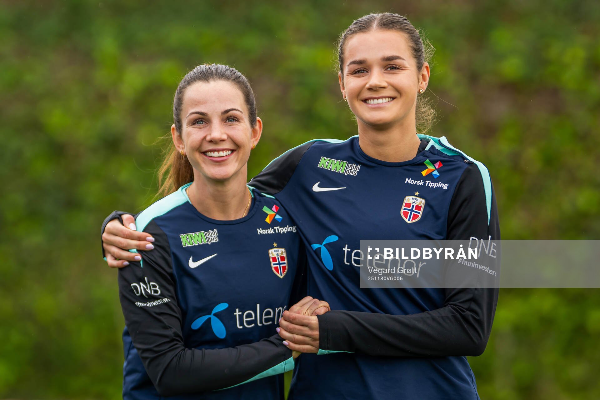 Tuva Hansen and Andrea Norheim of the Norwegian women's