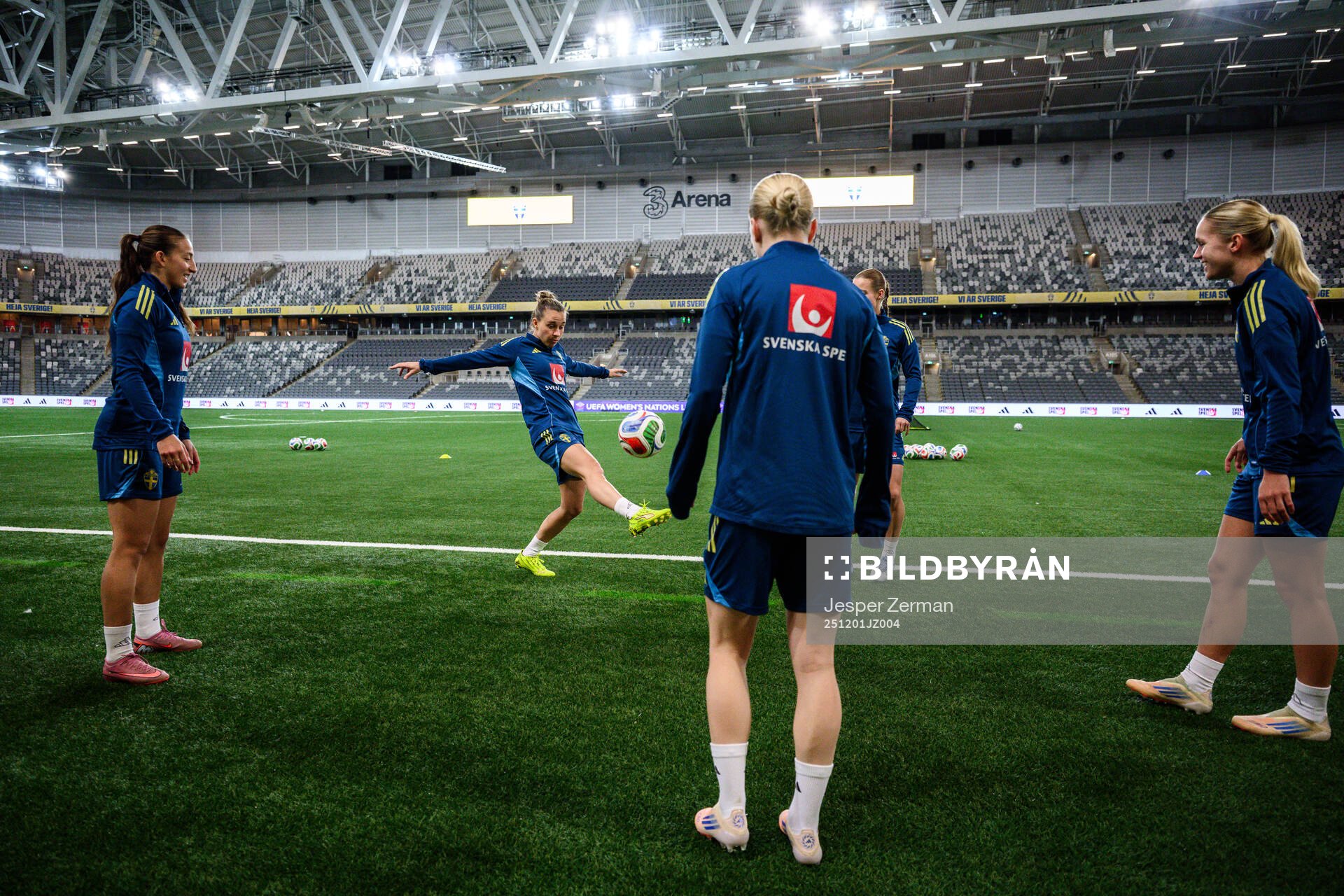 Rosa Kafaji and Anna Anvegård of the Swedish women's