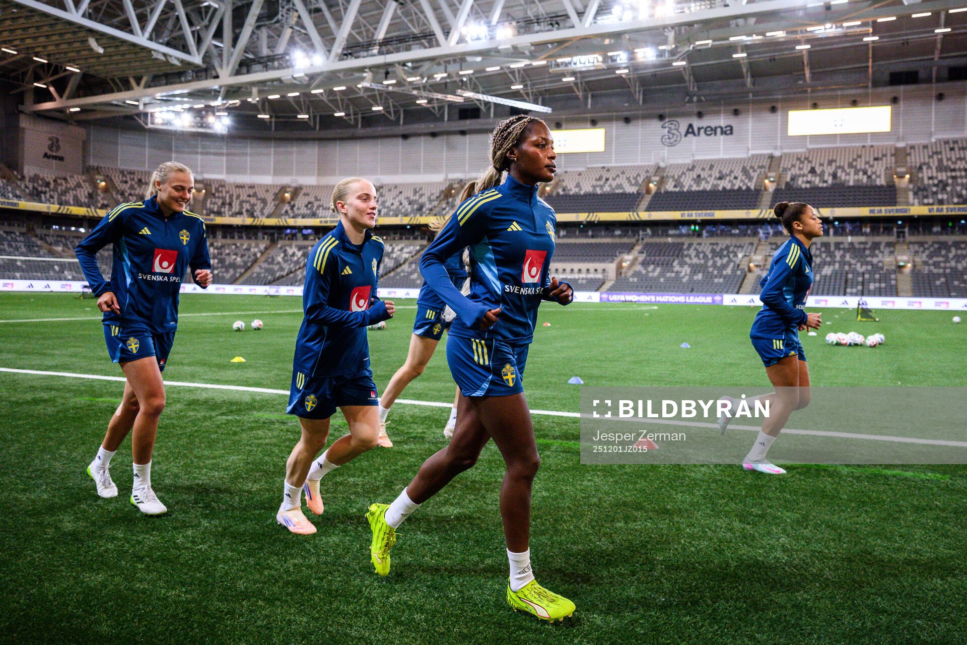 Elma Junttila Nelhage, Anna Sandberg and Evelyn Ijeh of the