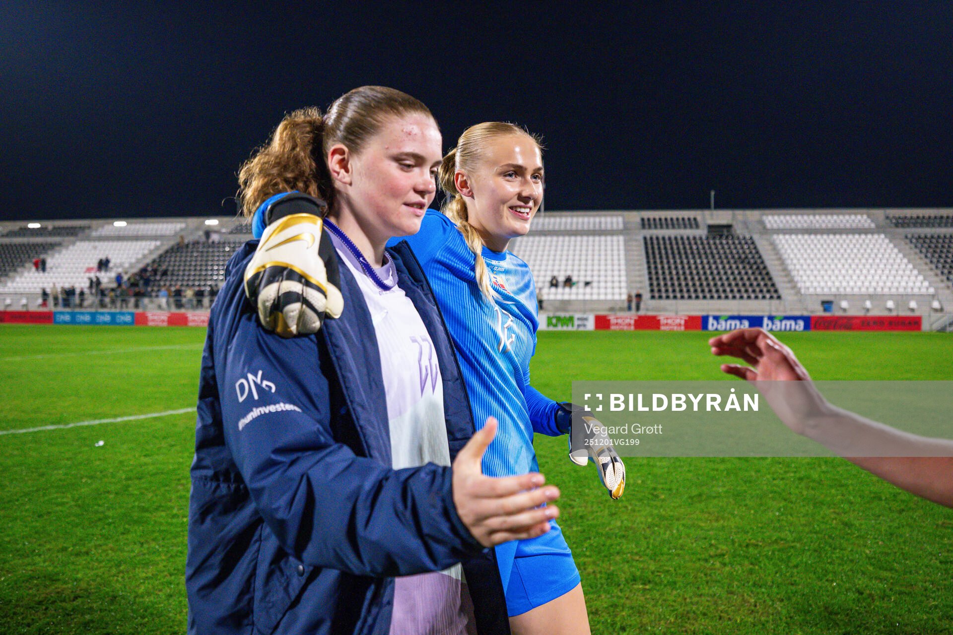Signe Gaupset and goalkeeper Selma Panengstuen of Norway