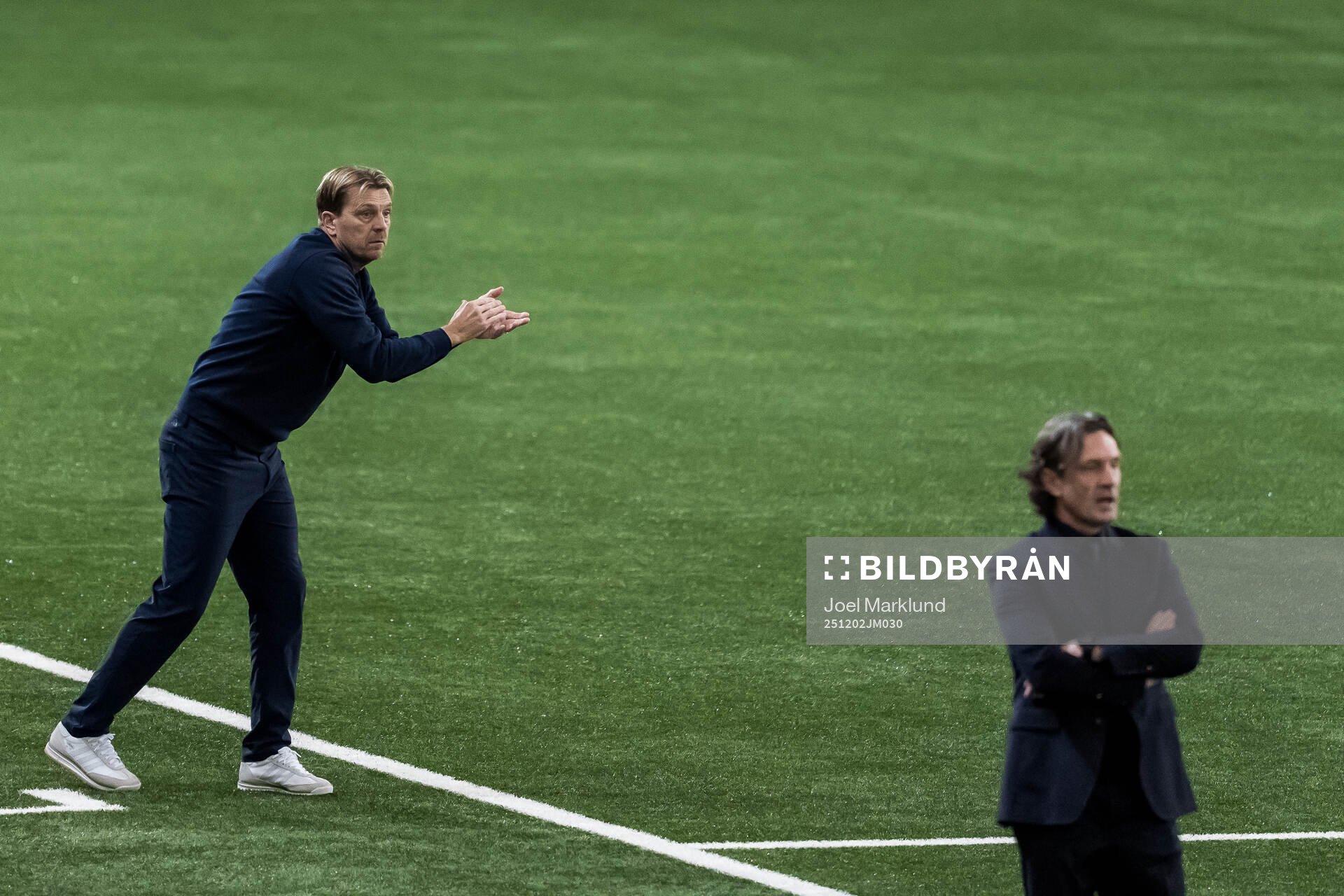 Head coach Tony Gustavsson of Sweden and Head coach Laurent