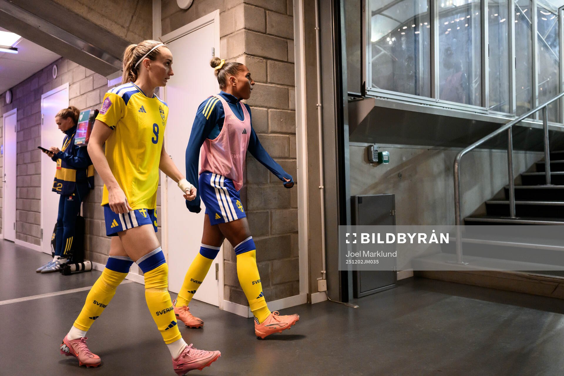 Kosovare Asllani and Madelen Janogy of Sweden