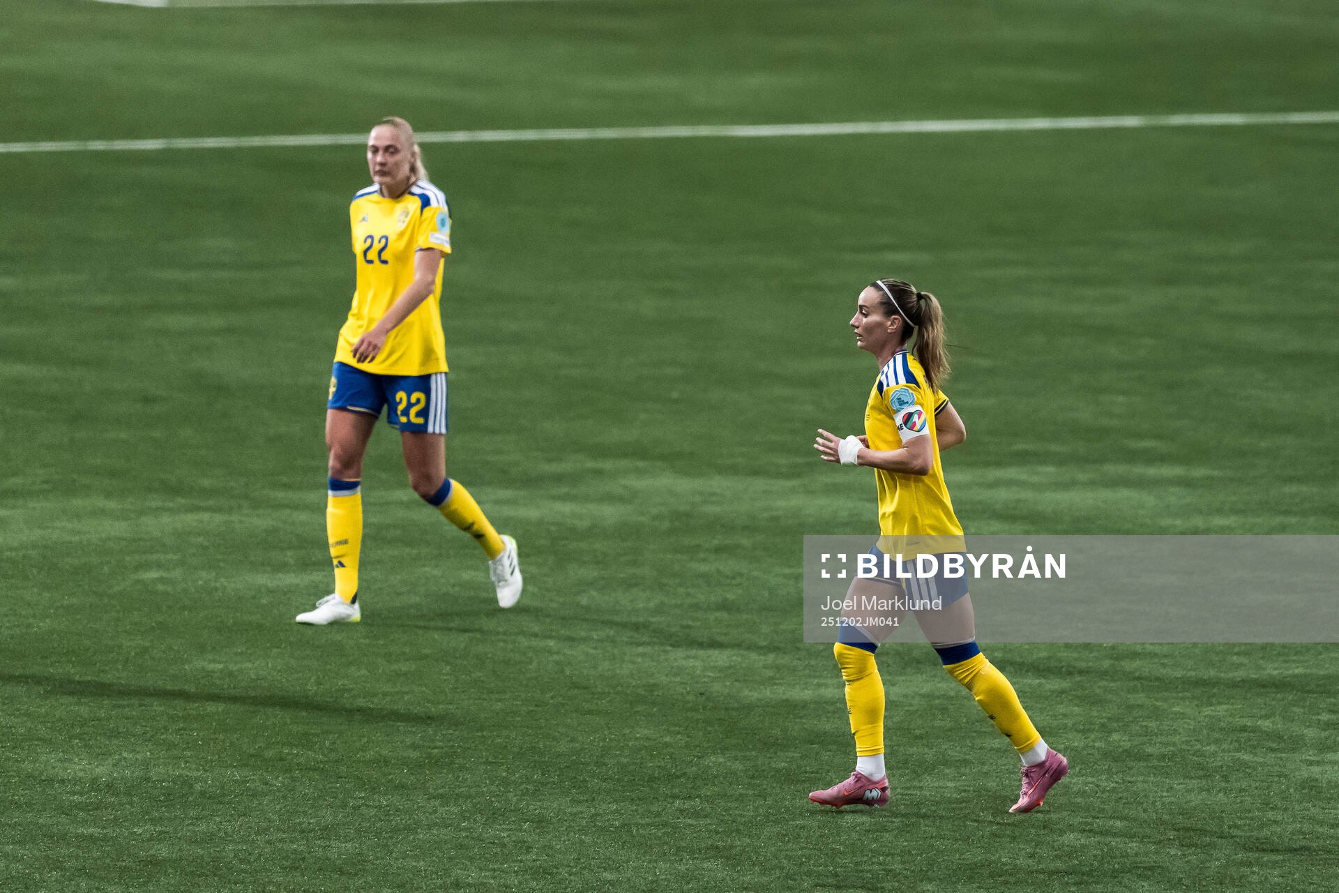 Elma Junttila Nelhage and Kosovare Asllani of Sweden