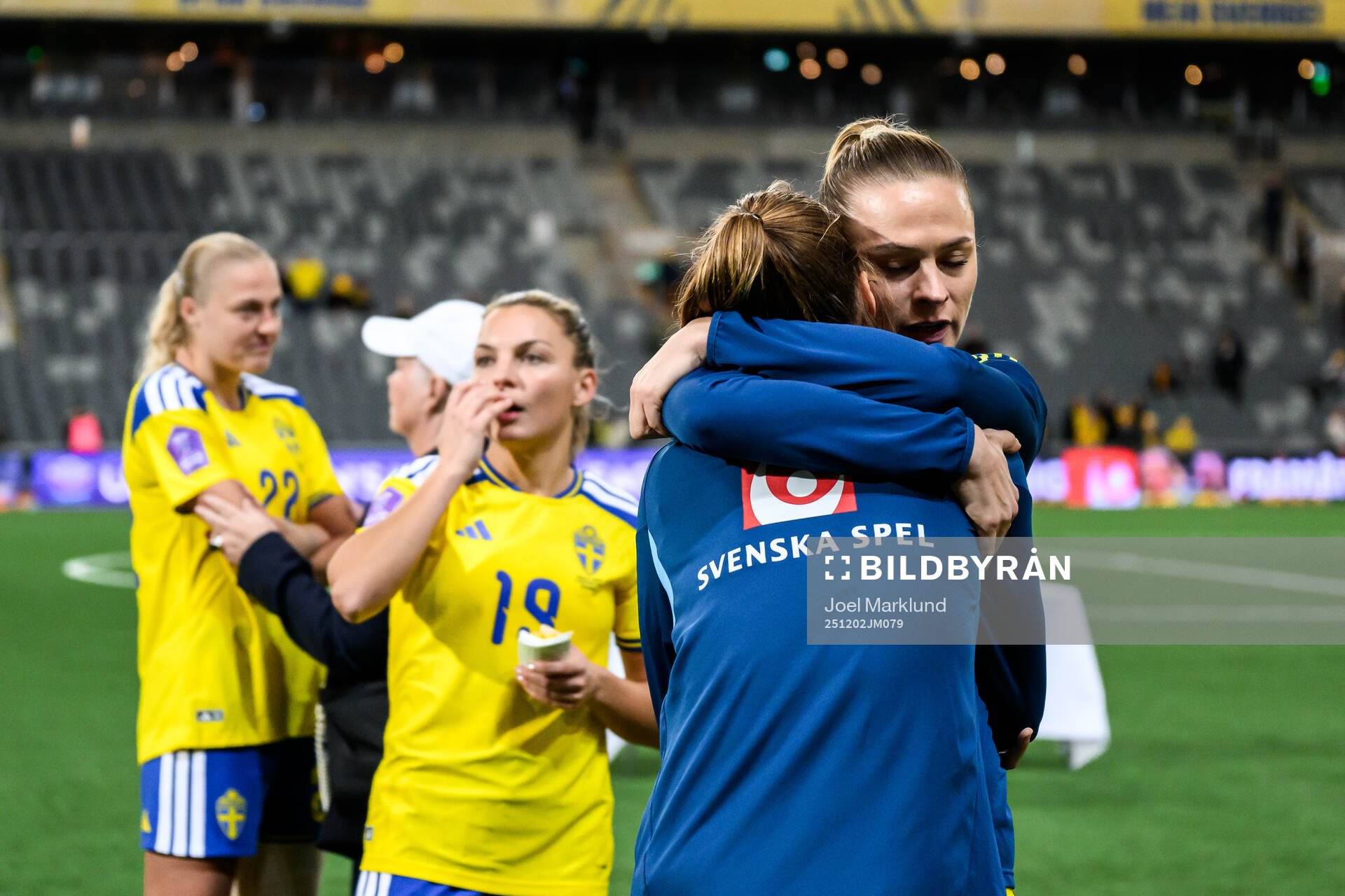 Nathalie Björn of Sweden and Fridolina Rolfö
