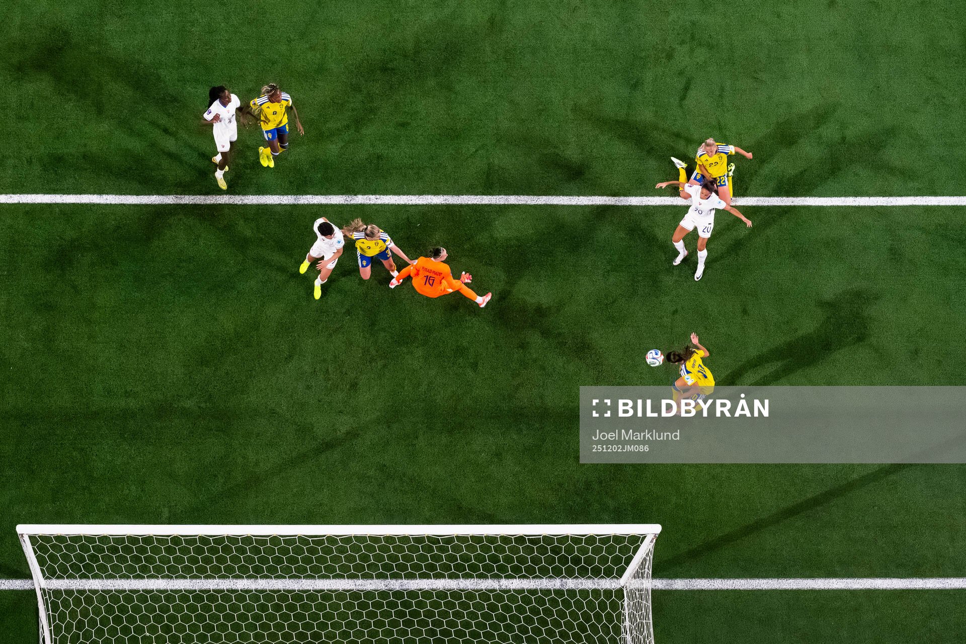 Rosa Kafaji of Sweden scores the 2-1 goal