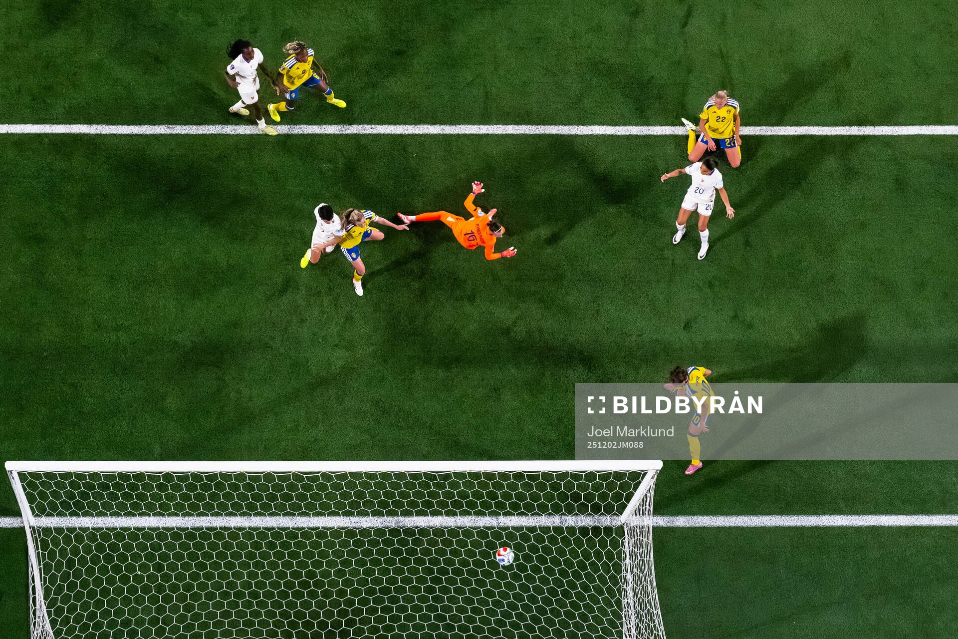 Rosa Kafaji of Sweden scores the 2-1 goal