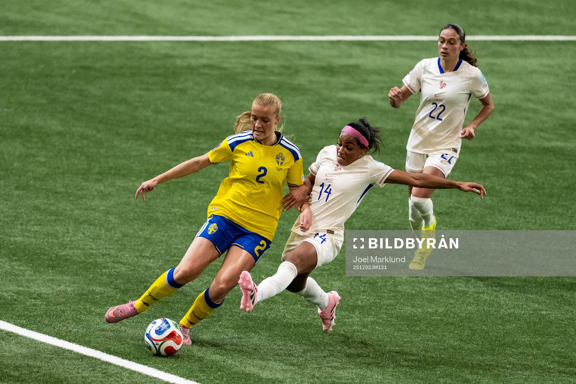 Smilla Holmberg of Sweden is being challenged by Perle
