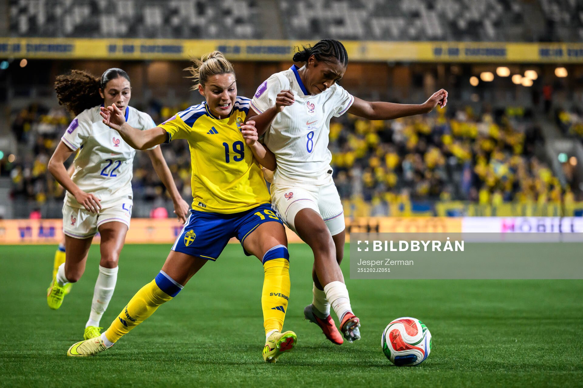 Johanna Rytting Kaneryd of Sweden and Grace Geyoro of France