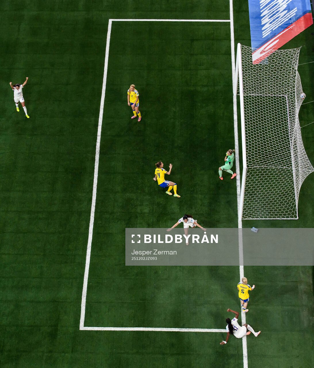 Clara Mateo of France celebrates