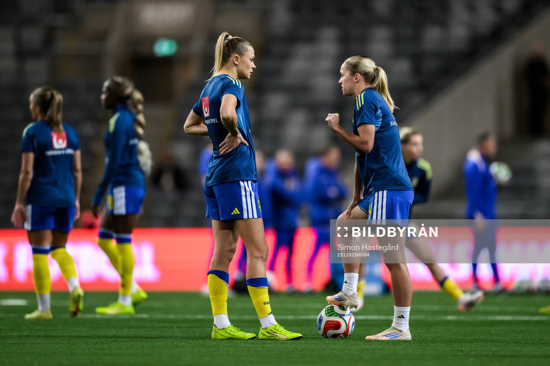 Fridolina Rolfö and Hanna Lundkvist of Sweden