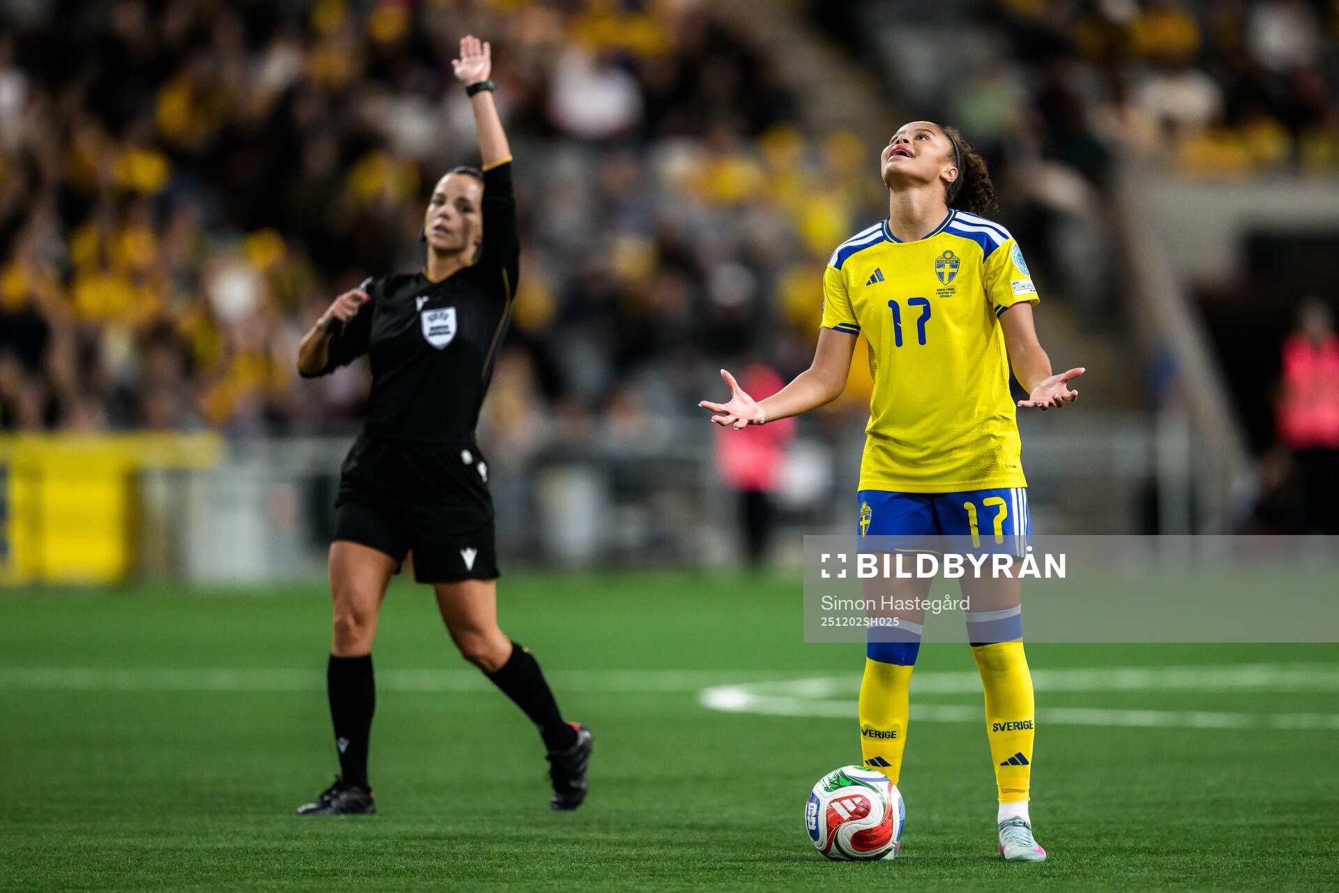 Felicia Schröder of Sweden looks dejected