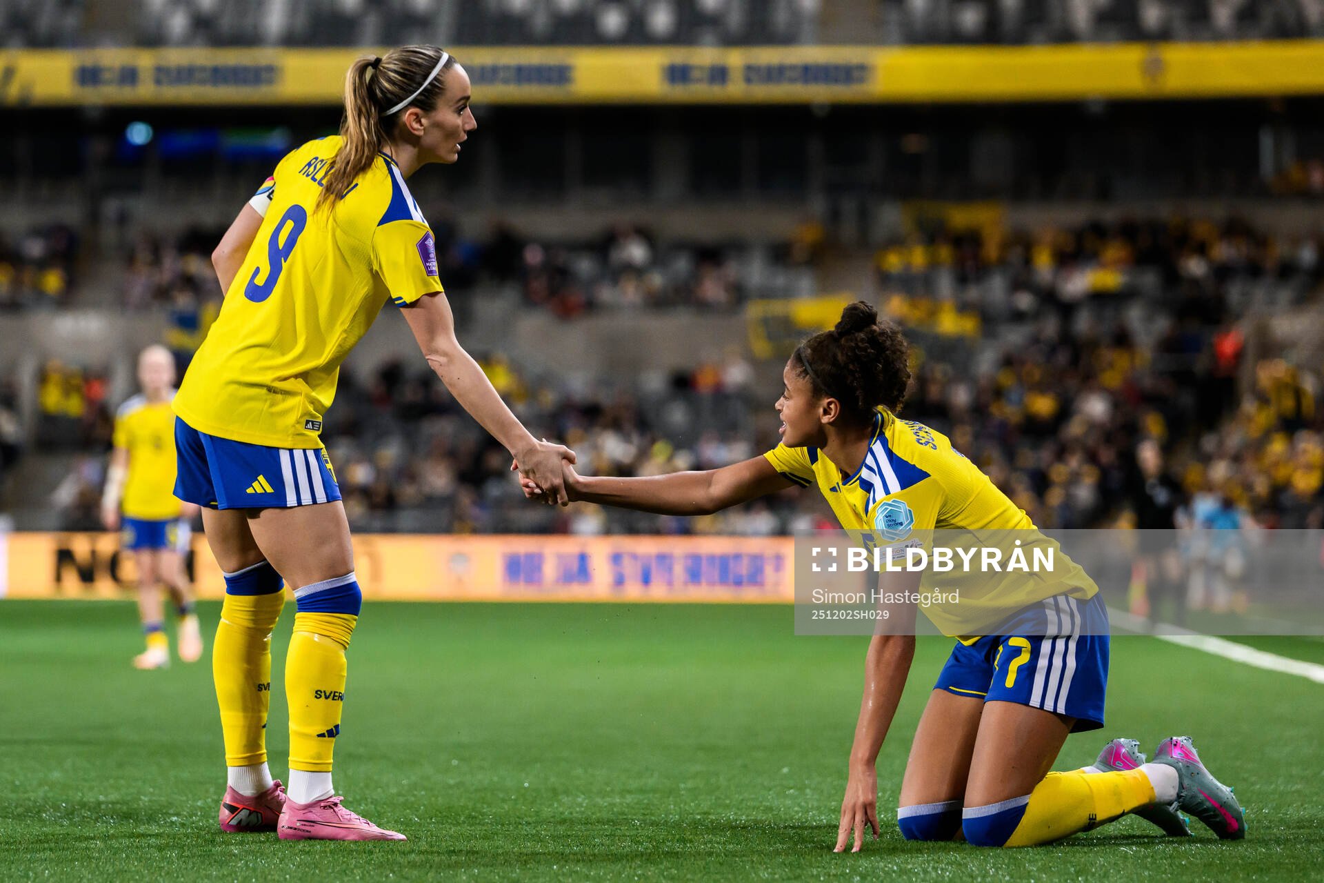 Kosovare Asllani of Sweden and Felicia Schröder of Sweden