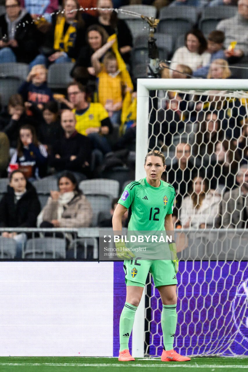 goalkeeper Jennifer Falk of Sweden