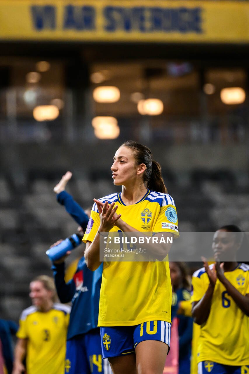 Rosa Kafaji of Sweden looks dejected