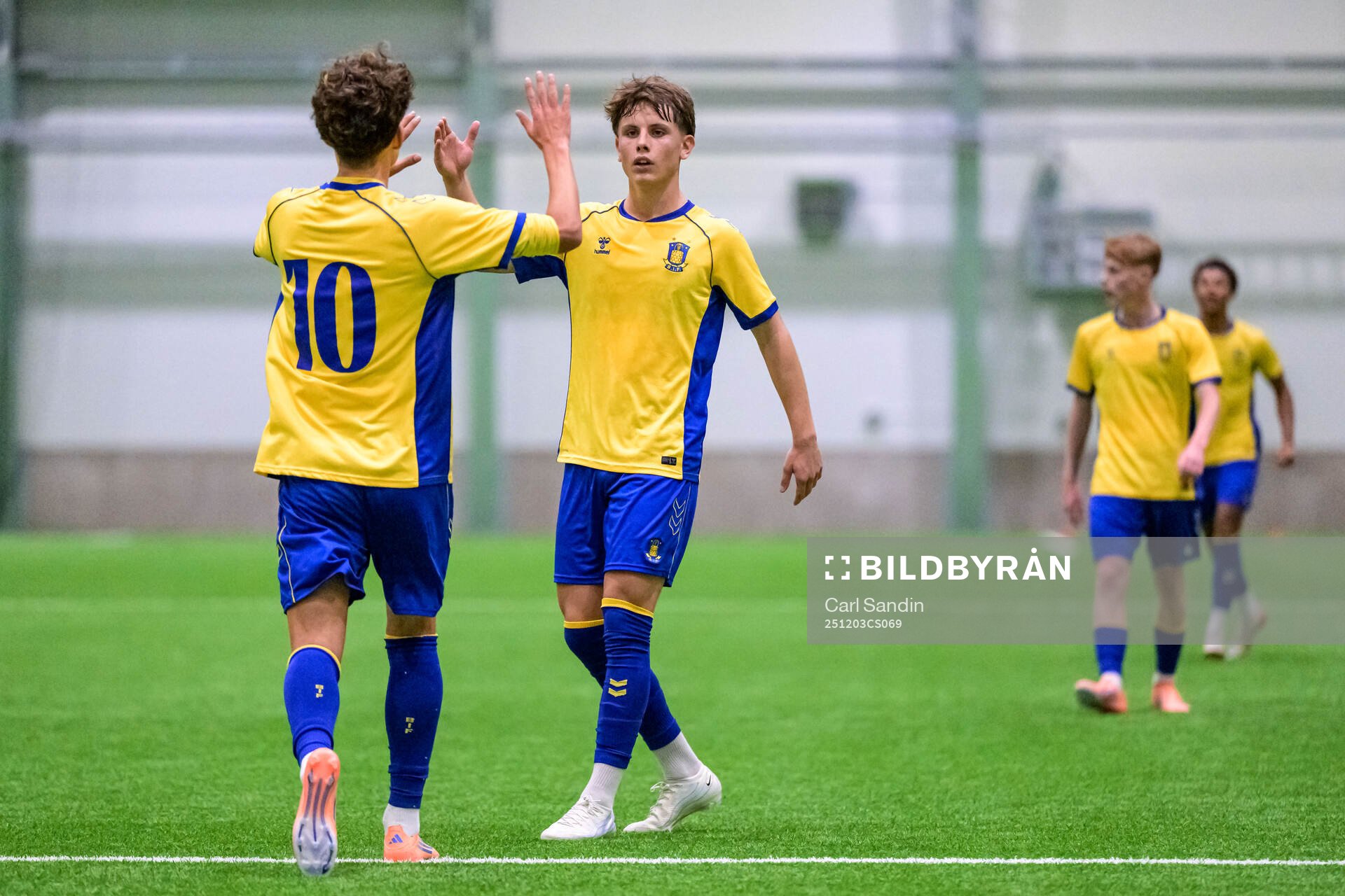 Bröndbys Elias Broberg och Mathias Schou jublar
