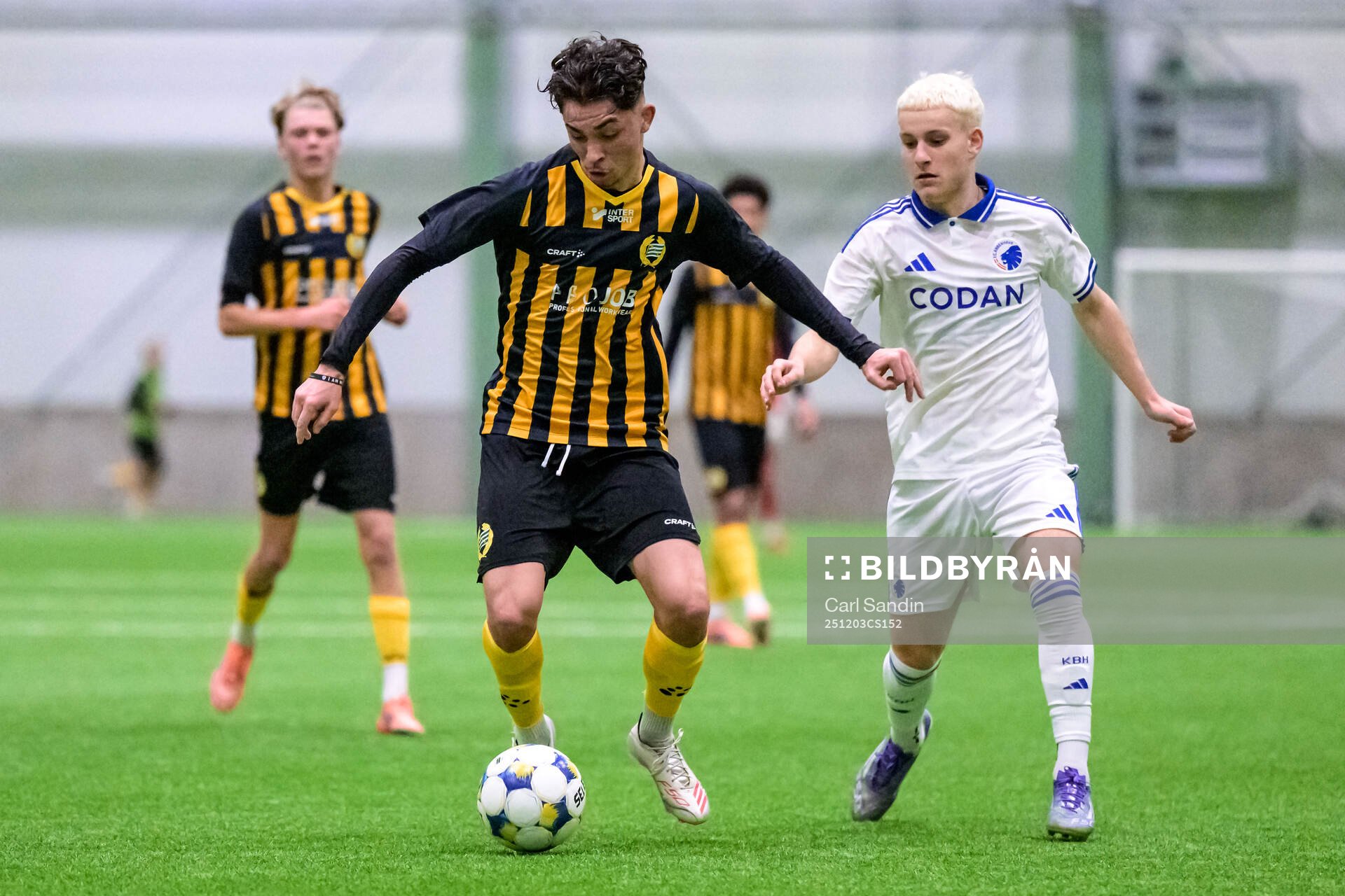 Hammarbys Avram Cardoso Da Silva och FC Köpenhamns Louie