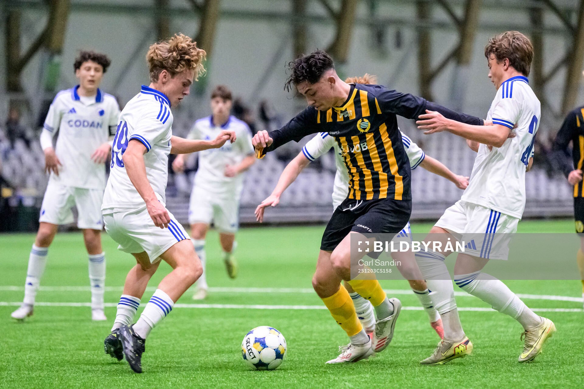 FC Köpenhamns Elias Villumsen och Hammarbys Avram Cardoso