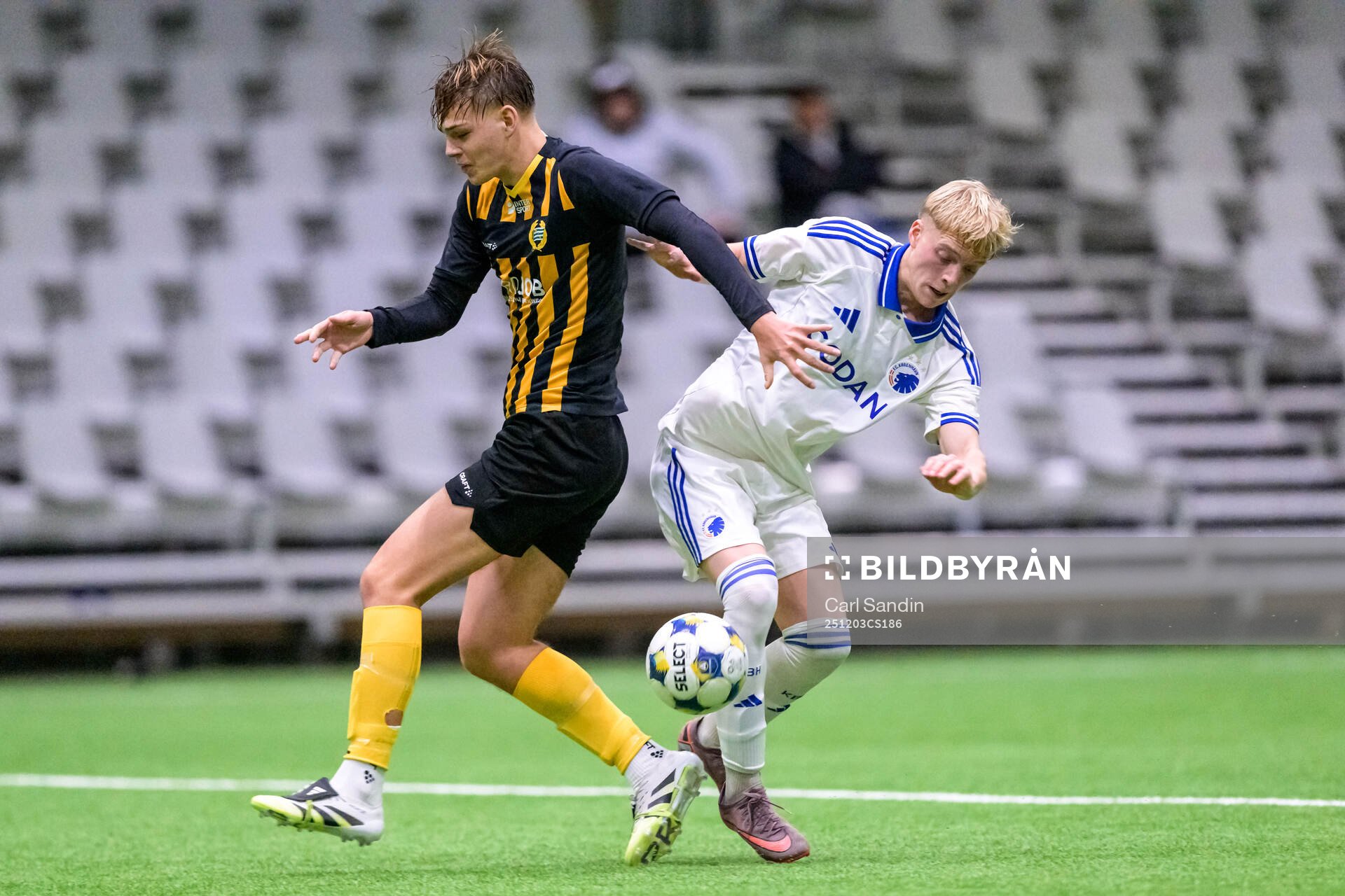 Hammarbys Anton Smirnoff och FC Köpenhamns Teo Reeh