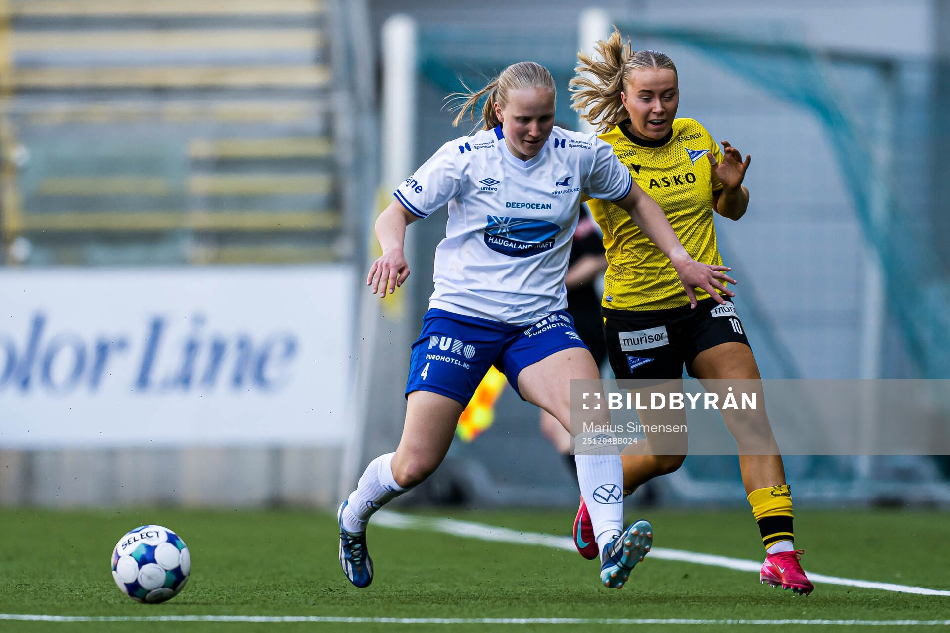 Kaja Olsen of Haugesund and June Kvamsø of Start during the 1. division football match between Start and Haugesund on April 12, 2025 in Kristiansand.