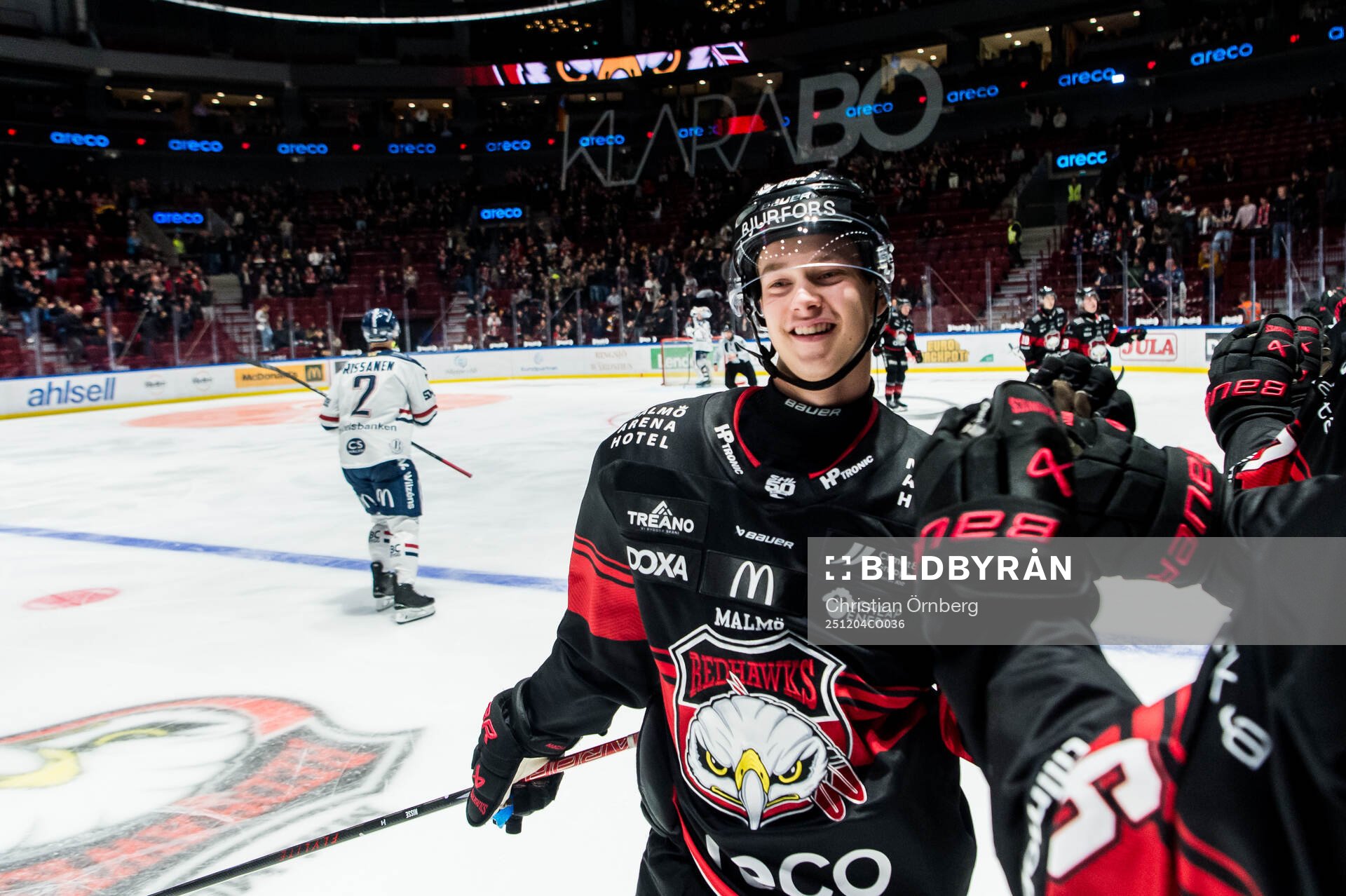 Malmö Redhawks Isac Nilsson jublar