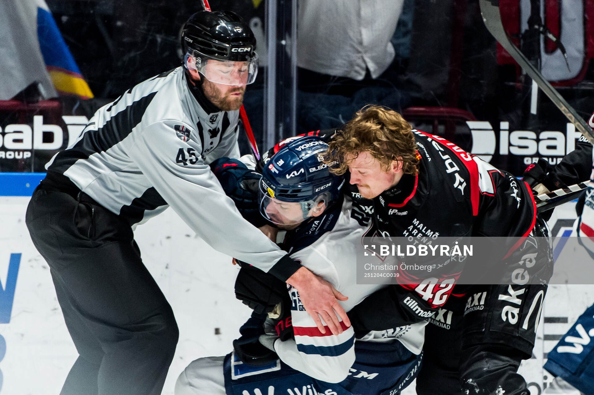 Linköpings Ty Rattie och Malmö Redhawks Robin Salo
