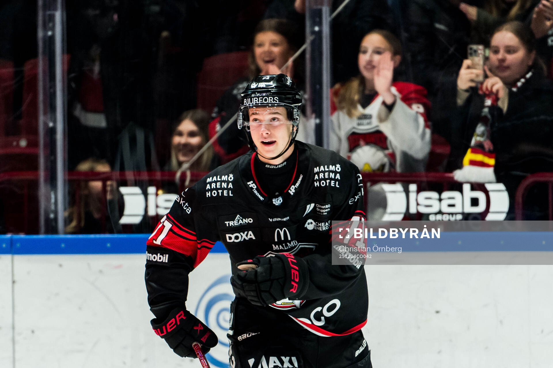 Malmö Redhawks Isac Nilsson jublar