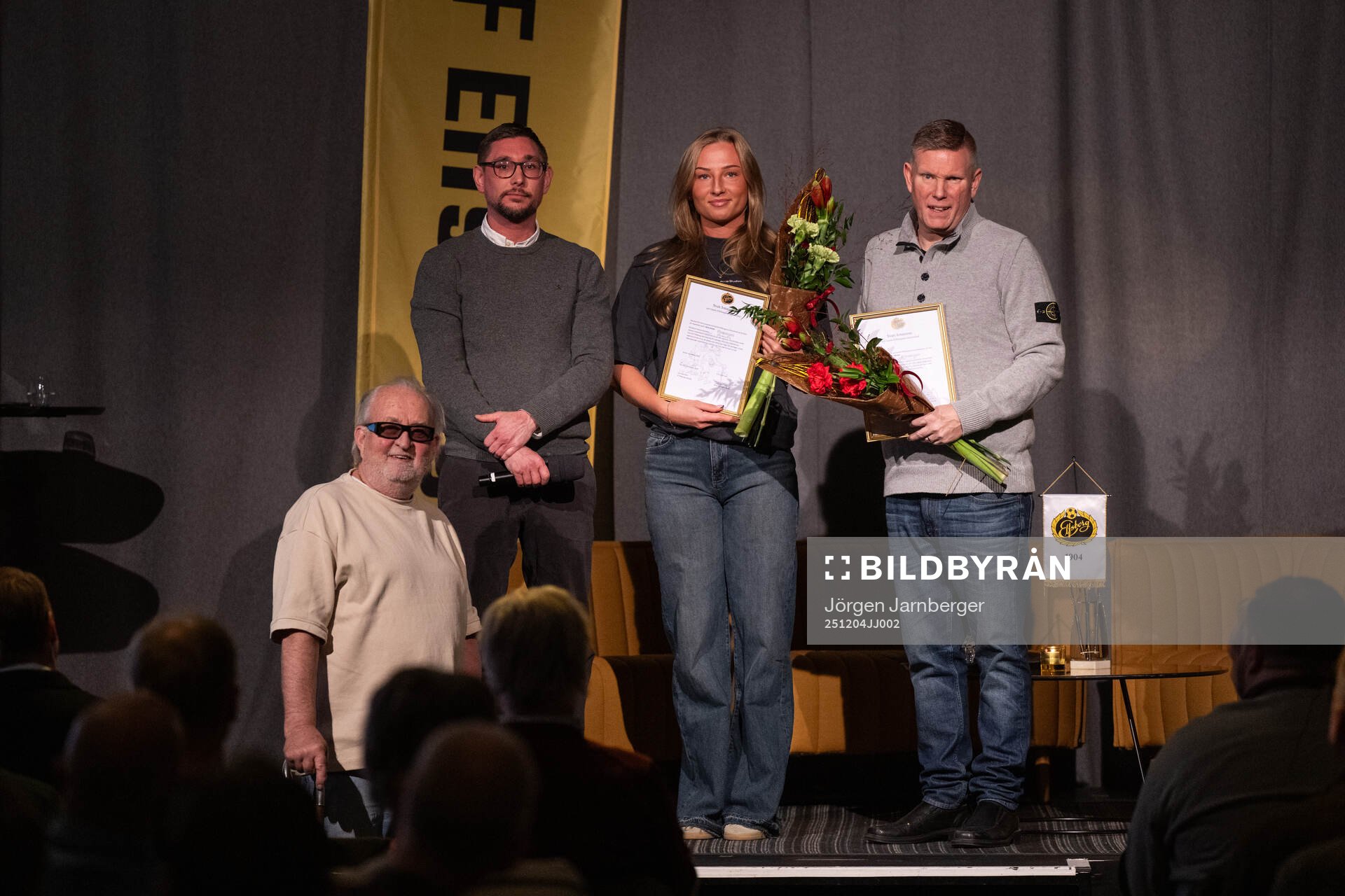 Elfsborgs Stina Jensen och Joakim Åhman tar emot Sven