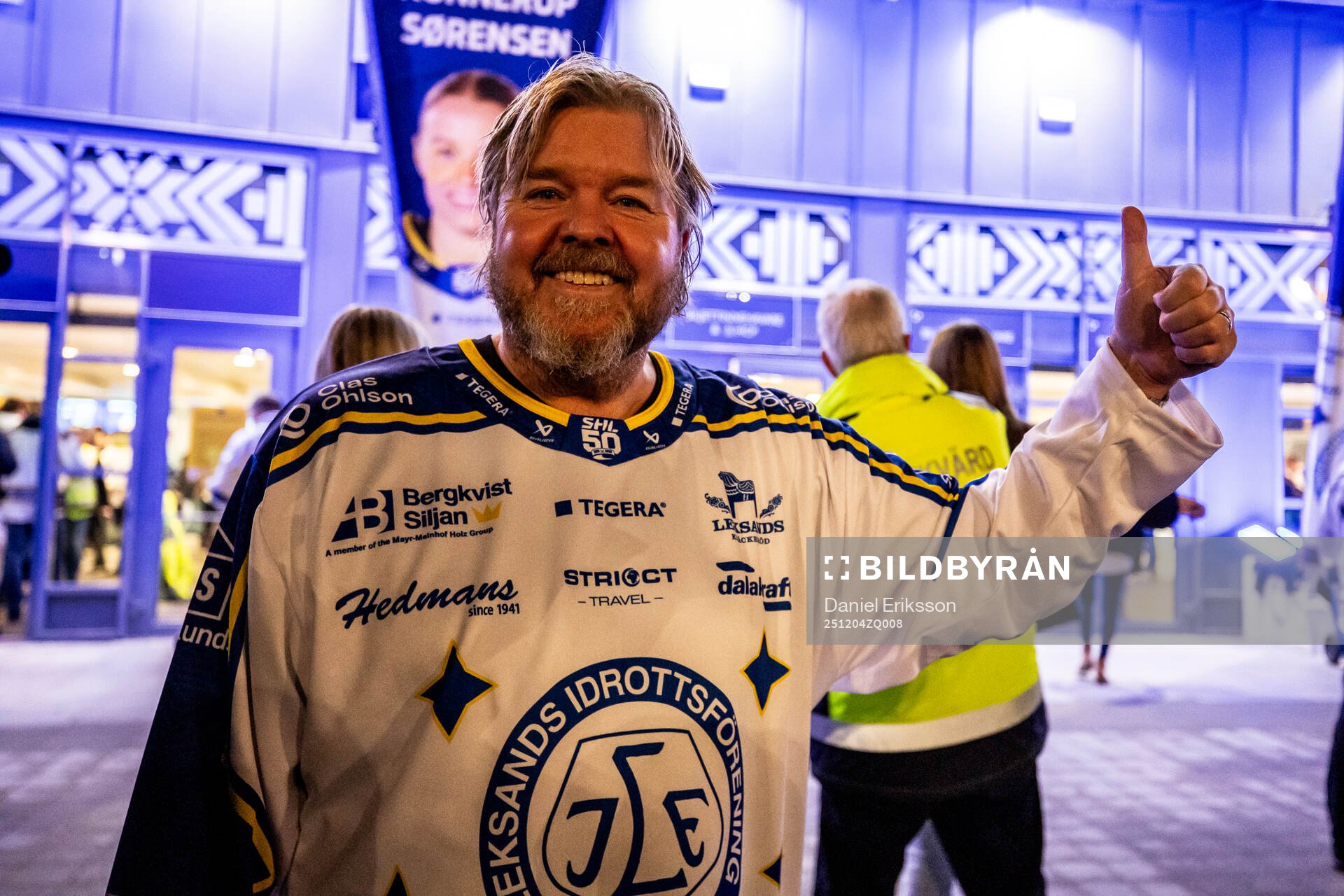 Tomas Brolin utanför Tegera Arena
