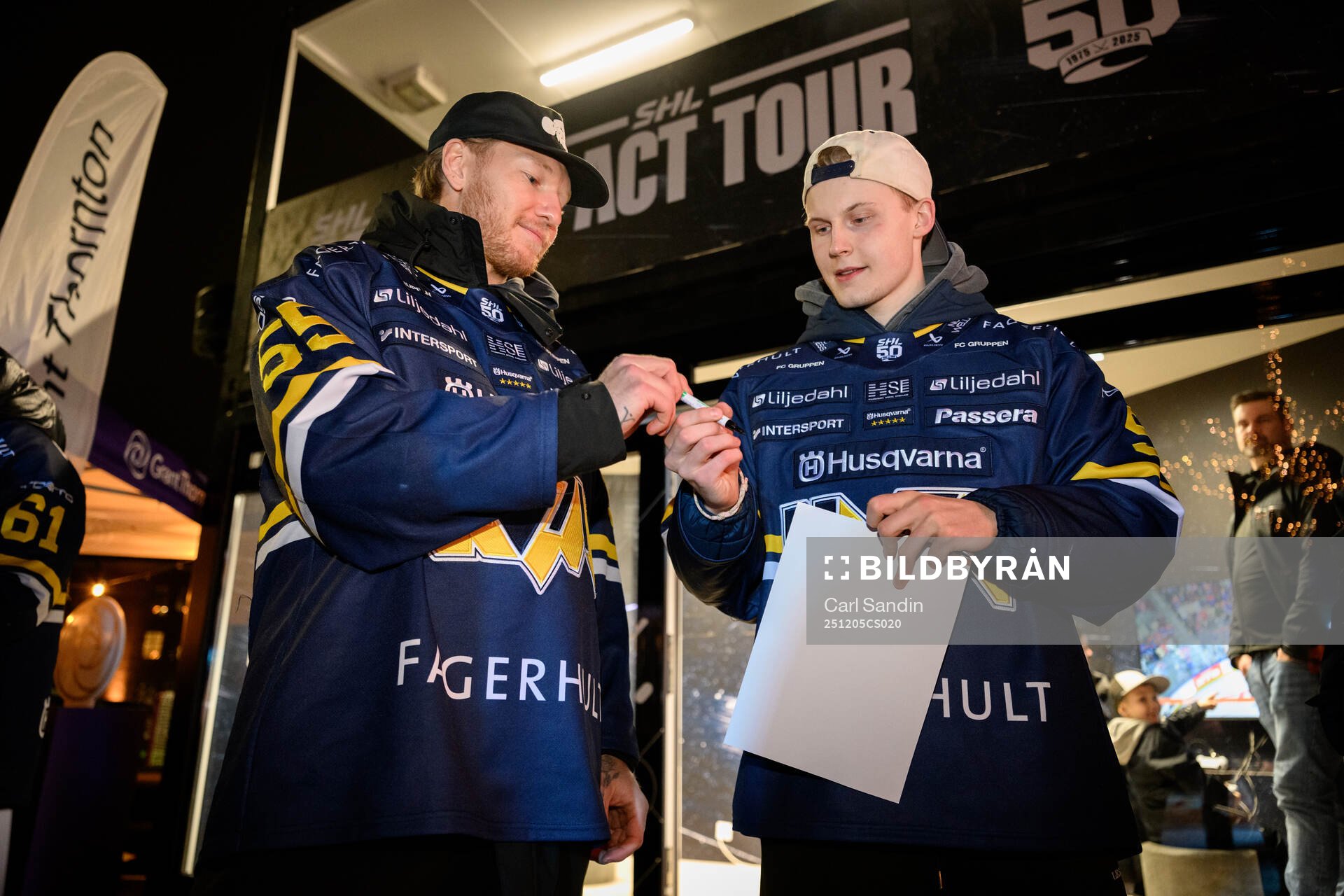 HV71s Andreas Borgman och Hugo Pettersson