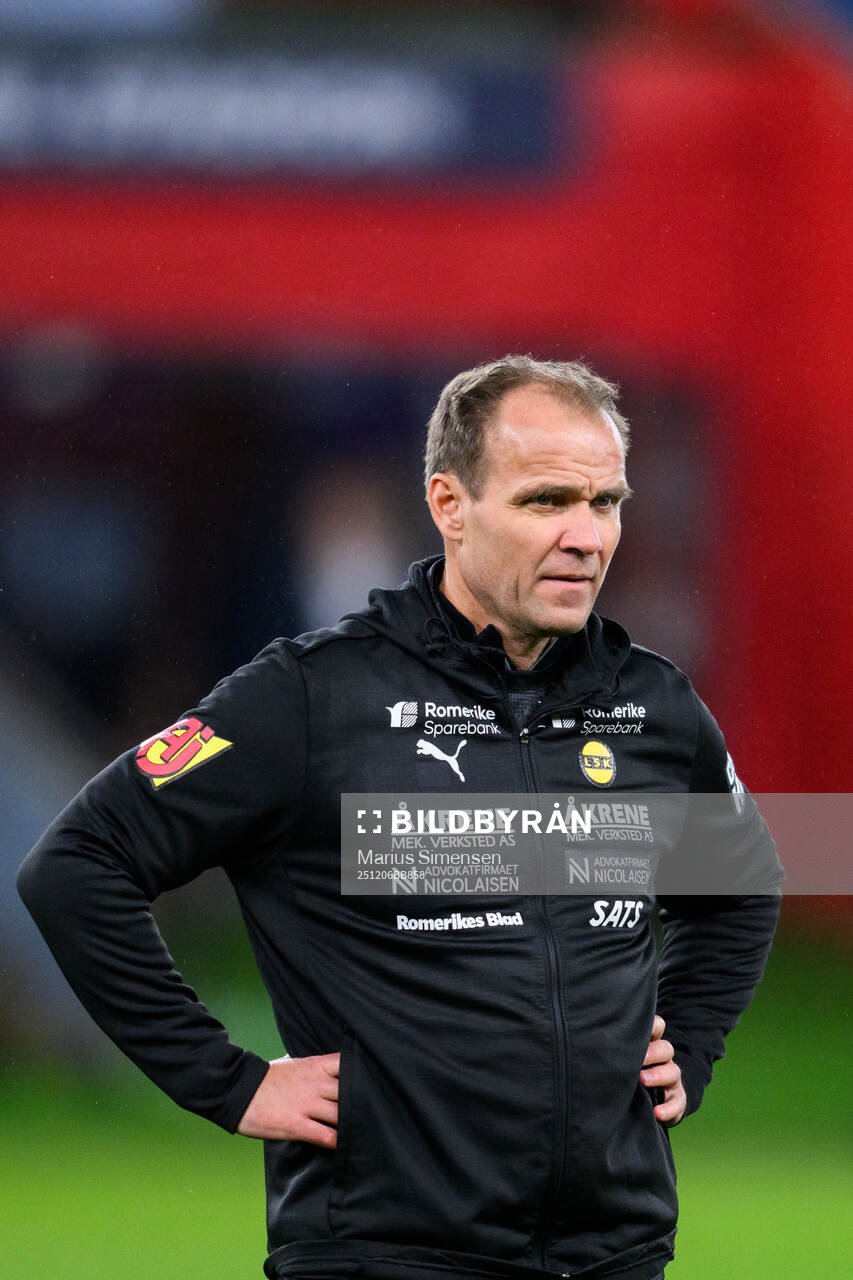 Head coach Hans Erik Ødegaard of Lillestrøm