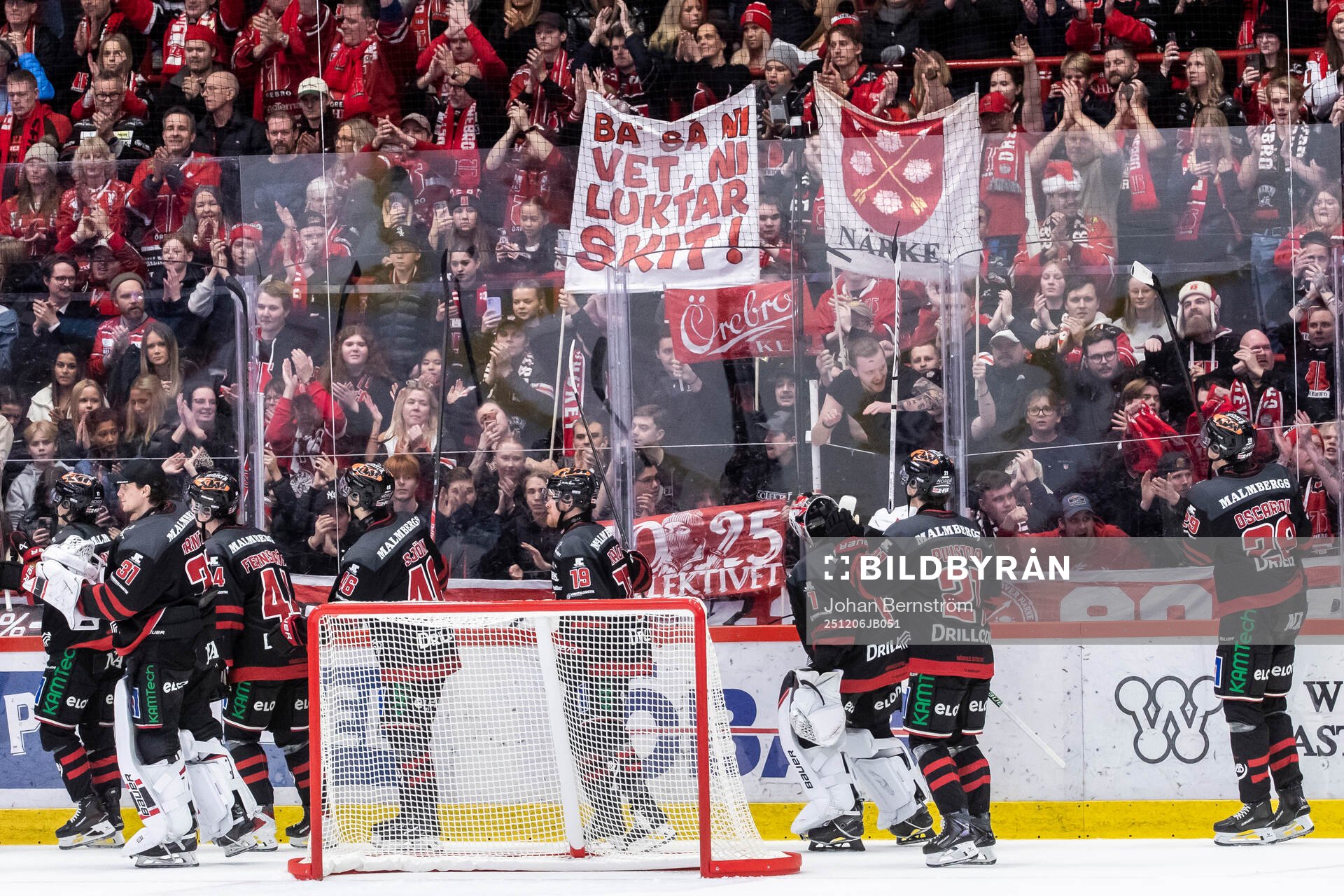 Örebros målvakt Jhonas Enroth jublar