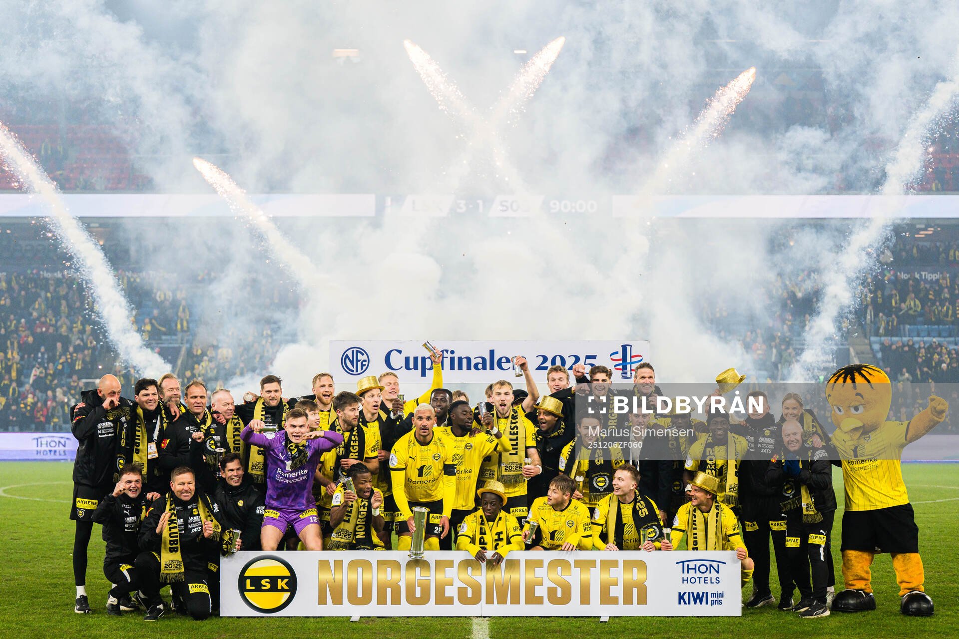 Players of Lillestrøm celebrates with the trophy