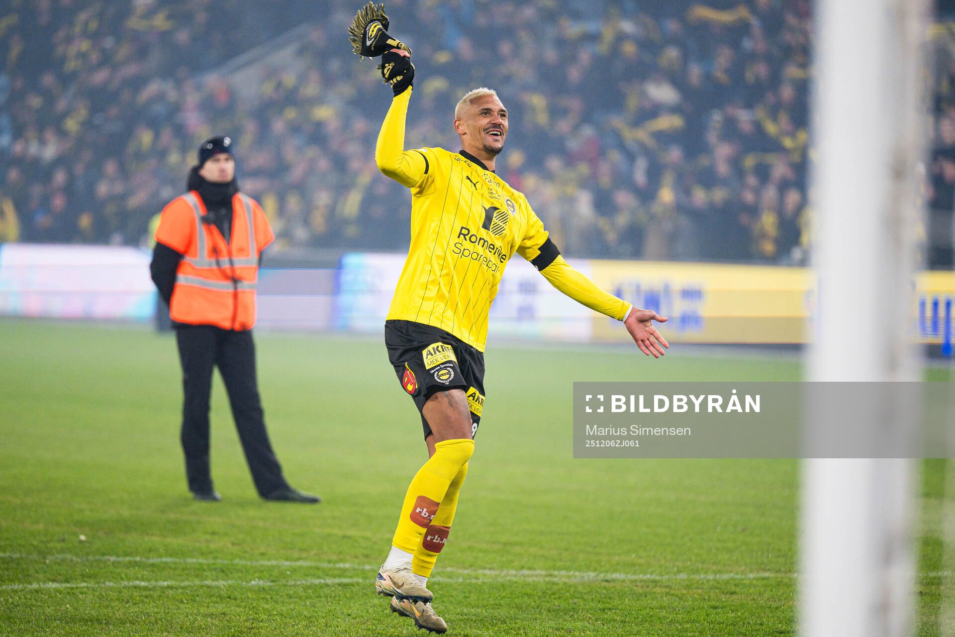 Ruben Gabrielsen of Lillestrøm celebrates