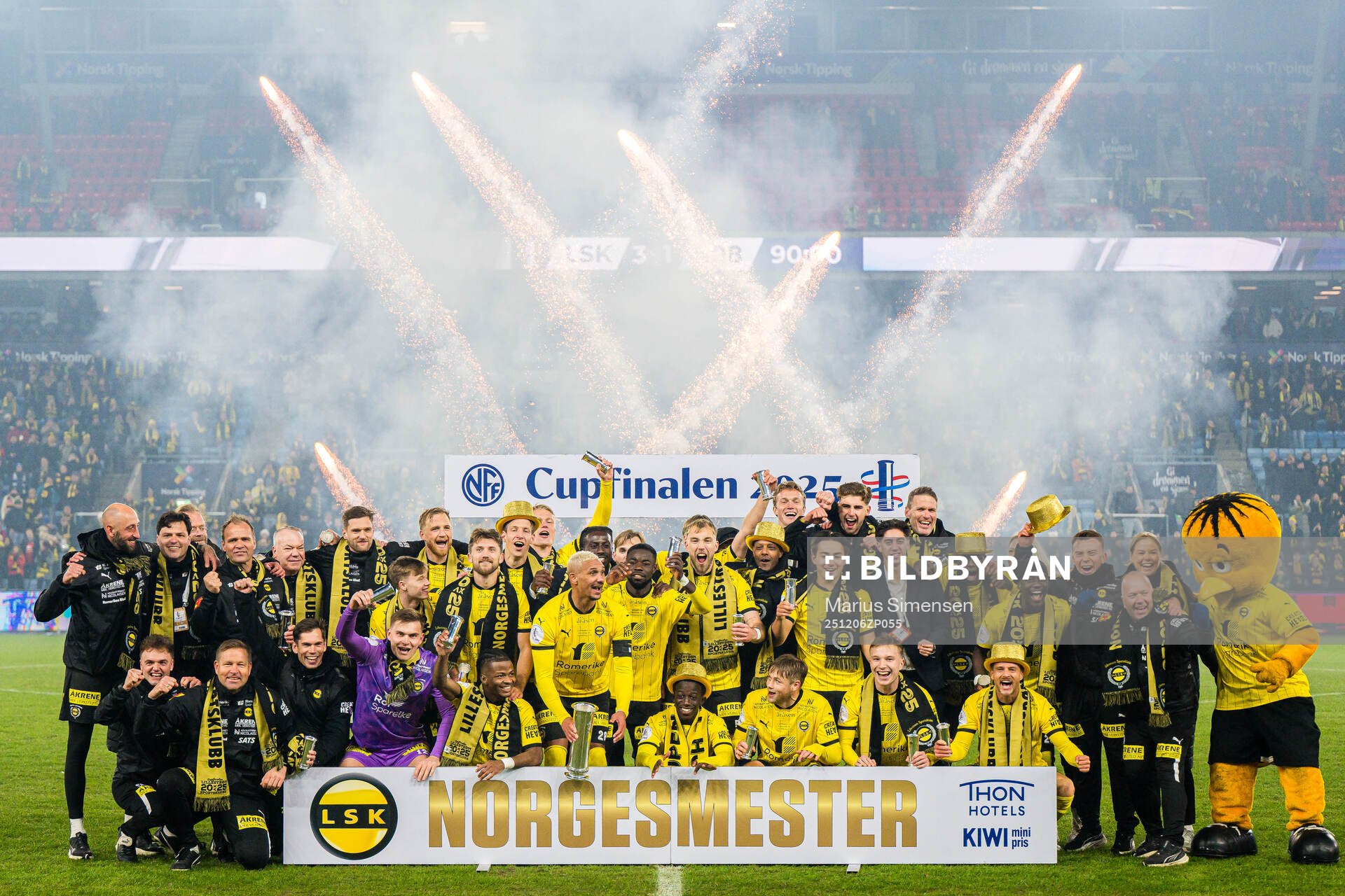 Players of Lillestrøm celebrates with the trophy