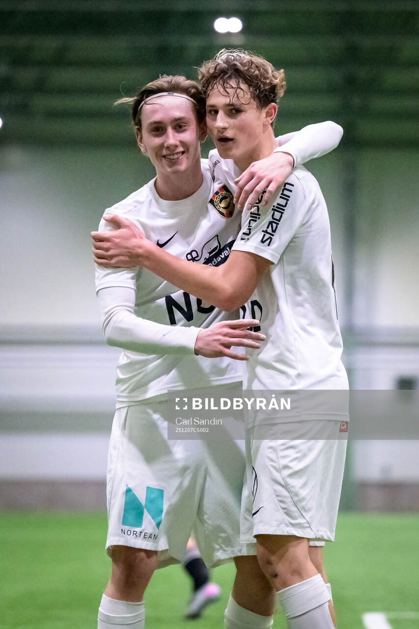 Brommapojkarnas Henry Lindgren och Atle Wahlund jublar