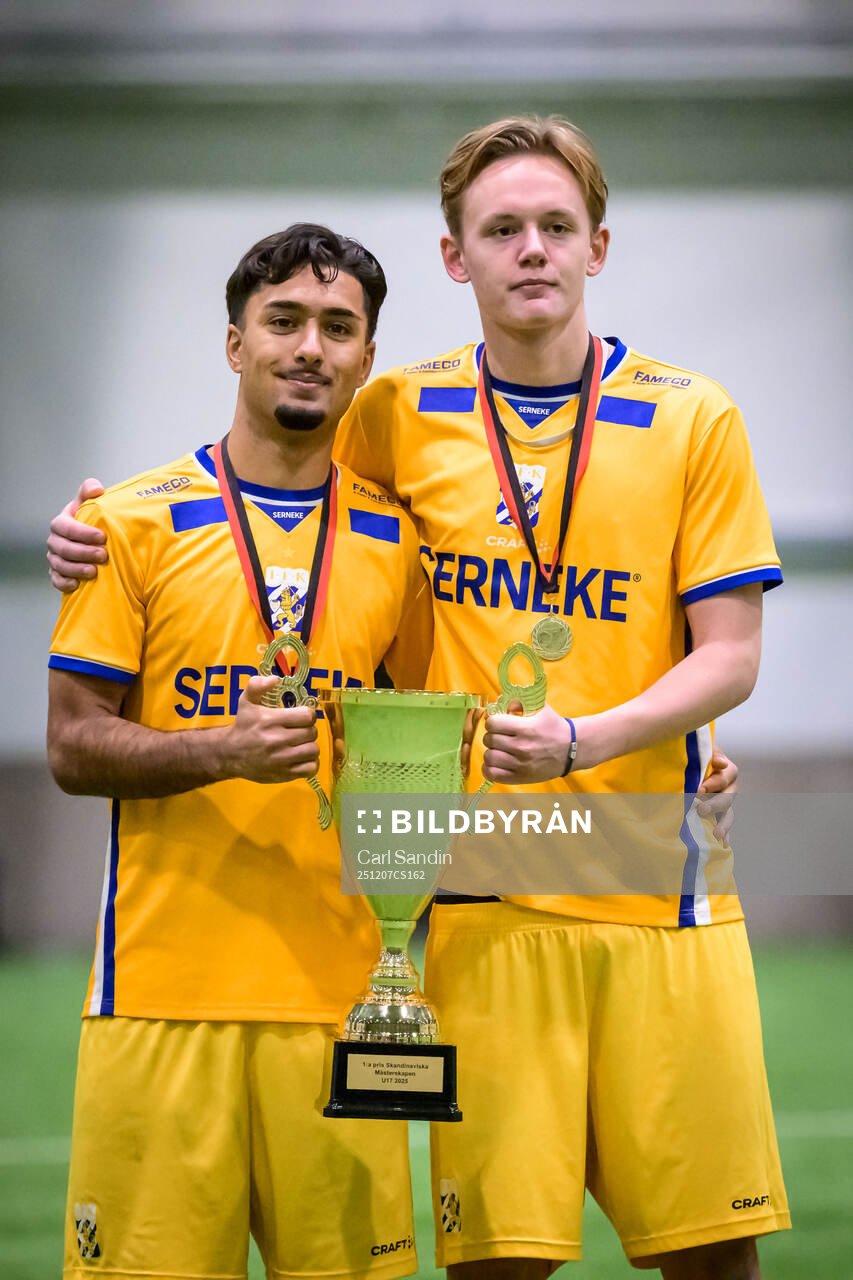 IFK Göteborgs Haydar Sultan och Hugo Olsson jublar