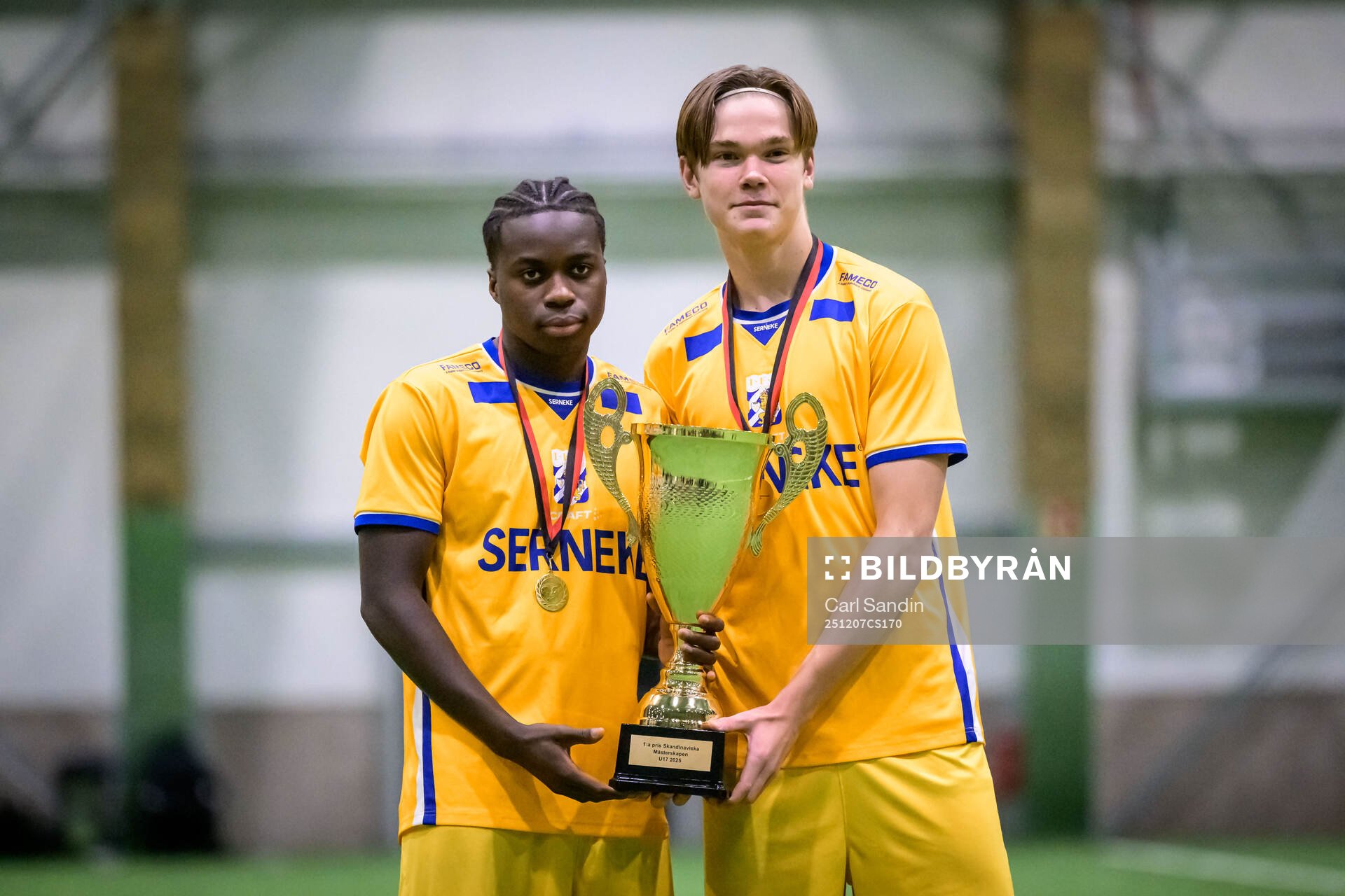 IFK Göteborgs Landing Sidibeh och Hannes Skånberg jublar