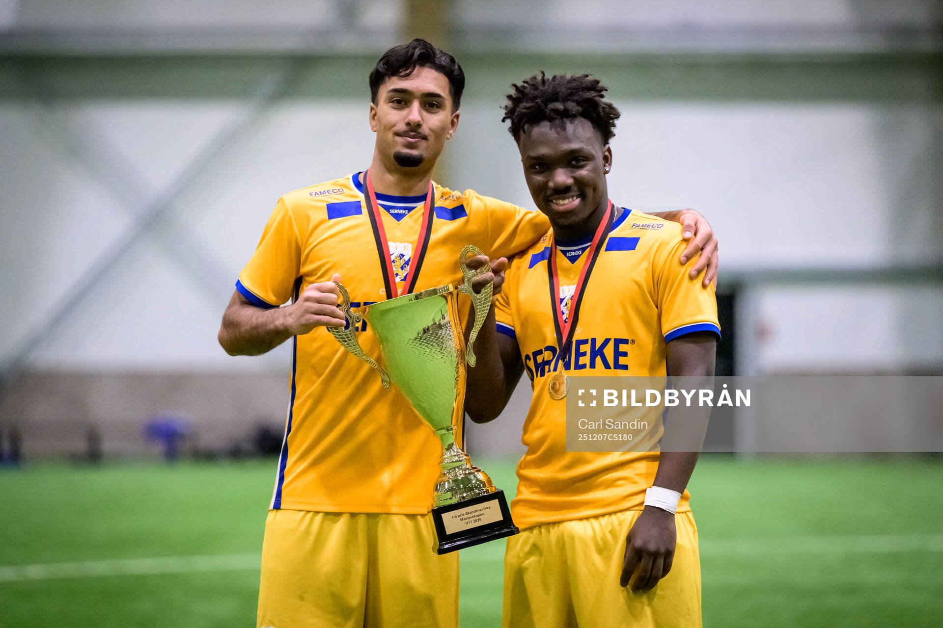 IFK Göteborgs Haydar Sultan och Manassé Diallo jublar