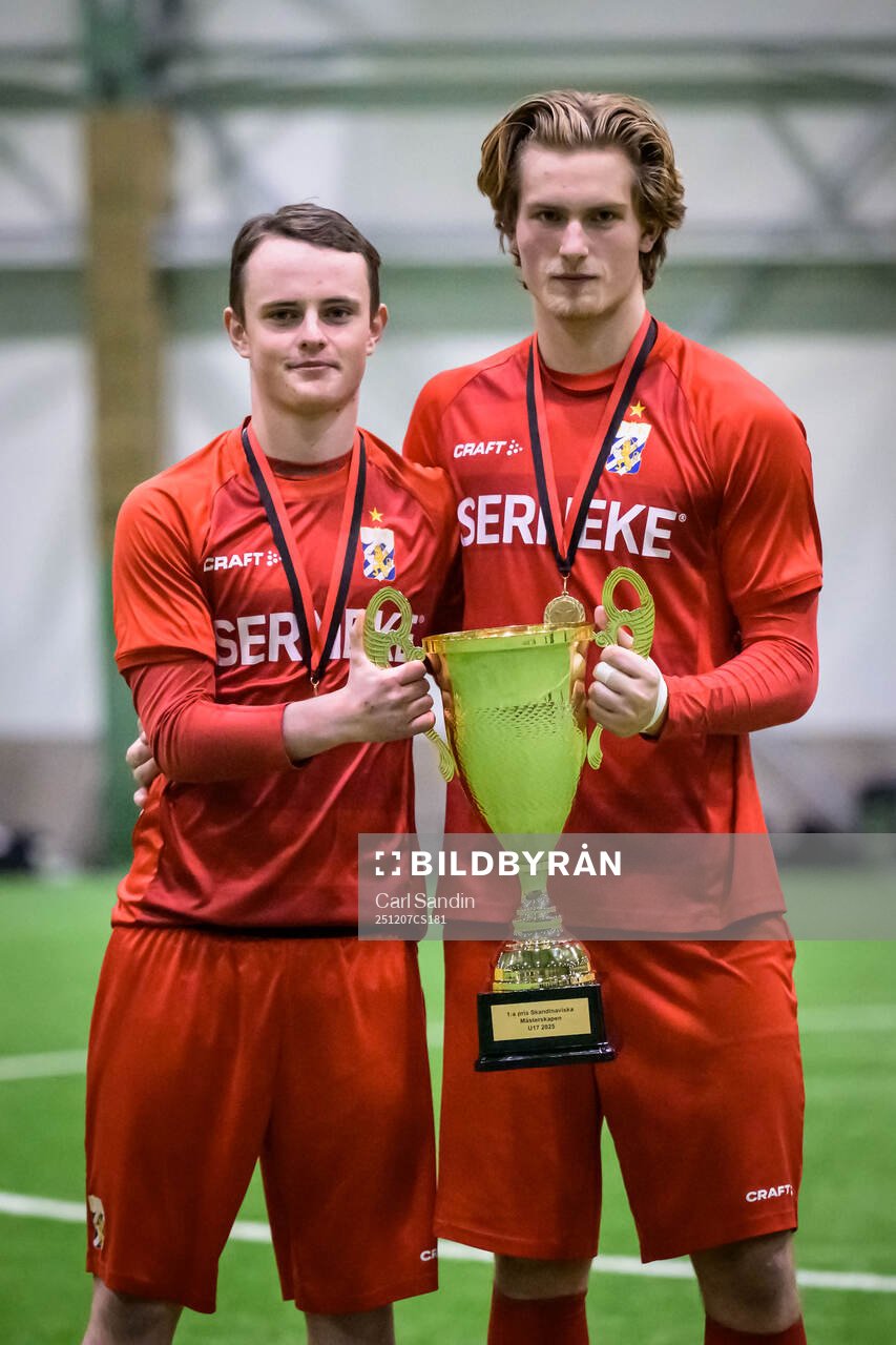 IFK Göteborgs Filip Olsson och Lukas Stridsberg jublar