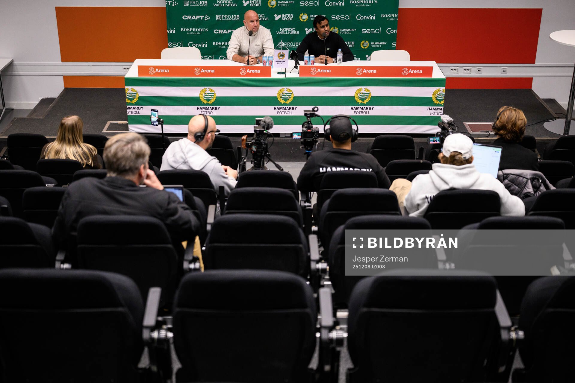 Hammarbys sportchef Mikael Hjelmberg och Kalle Karlsson