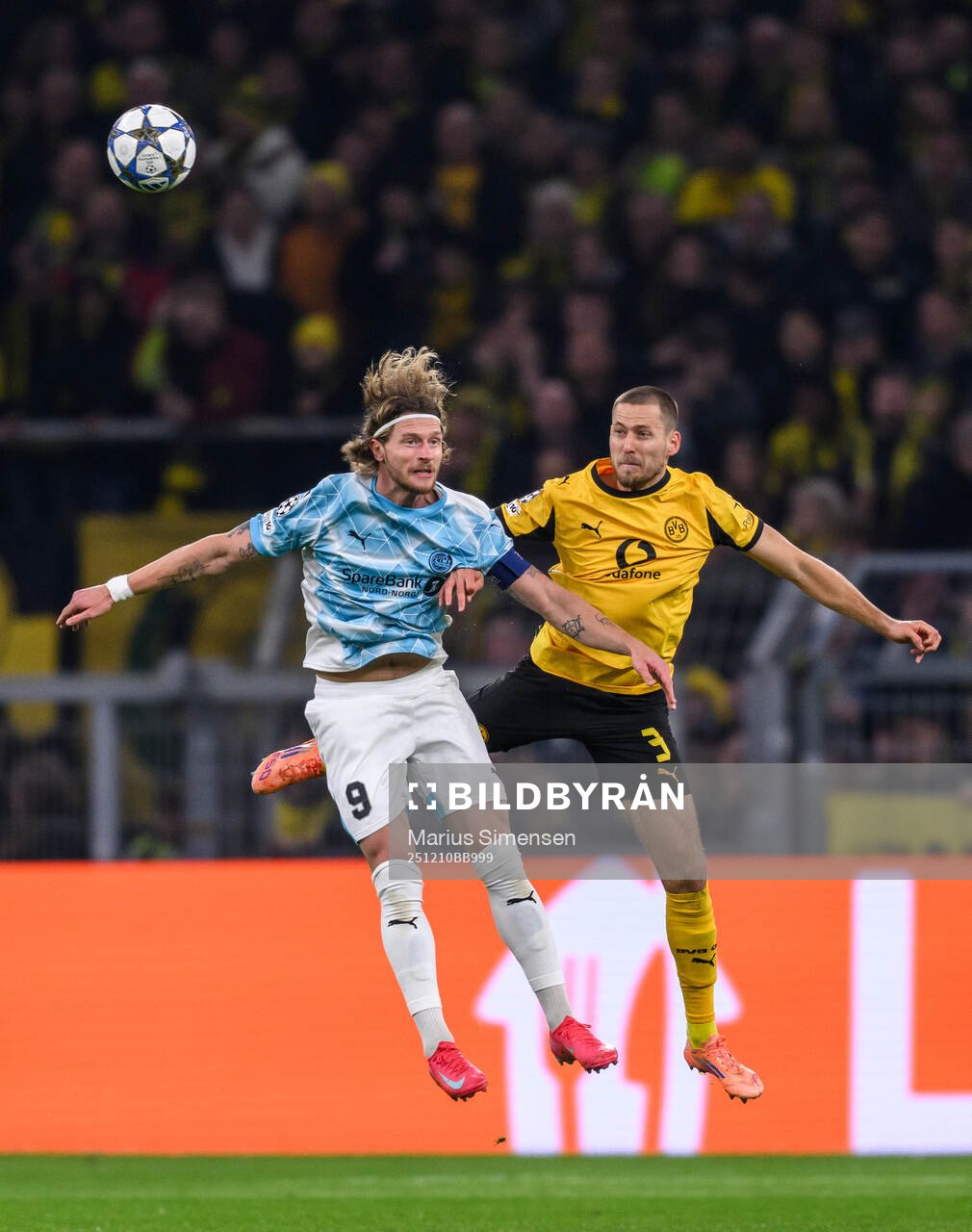 Kasper Høgh of Bodø/Glimt and Waldemar Anton of Borussia