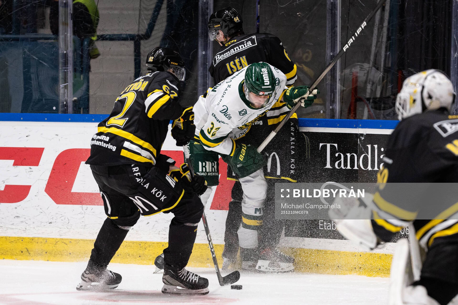 AIKs Simon Åkerström och Edvin Isén mot Björklövens