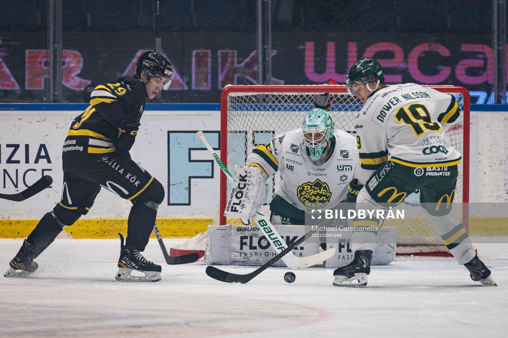AIKs Daniel Ljungman och Björklövens Liam Dower Nilsson