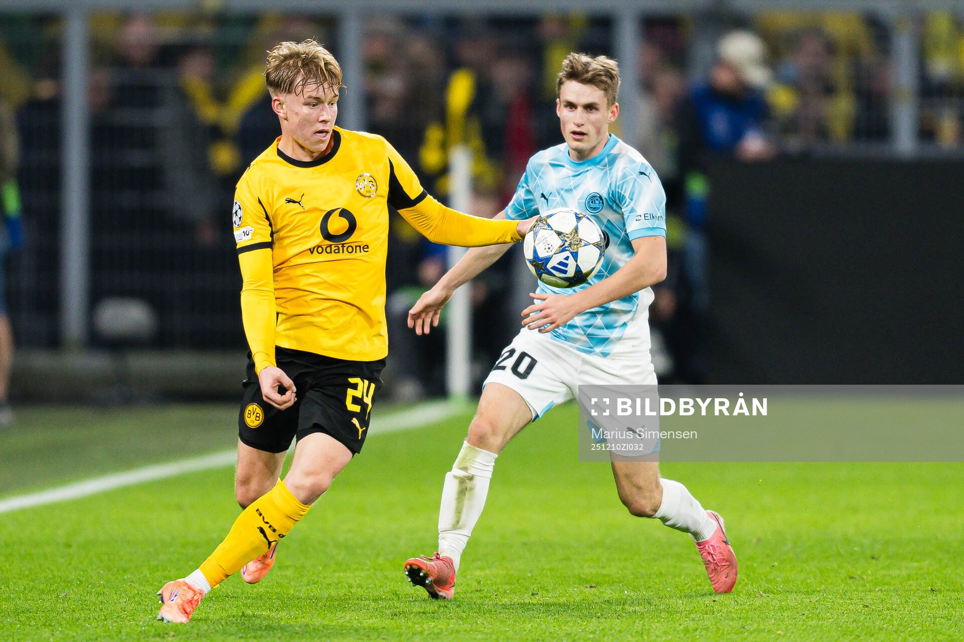 Daniel Svensson of Borussia Dortmund and Fredrik Sjøvold