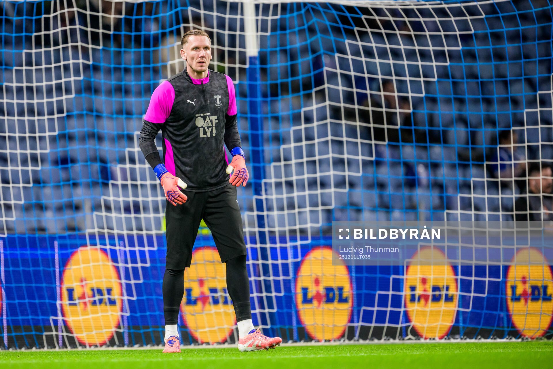 Goalkeeper Robin Olsen of Malmö