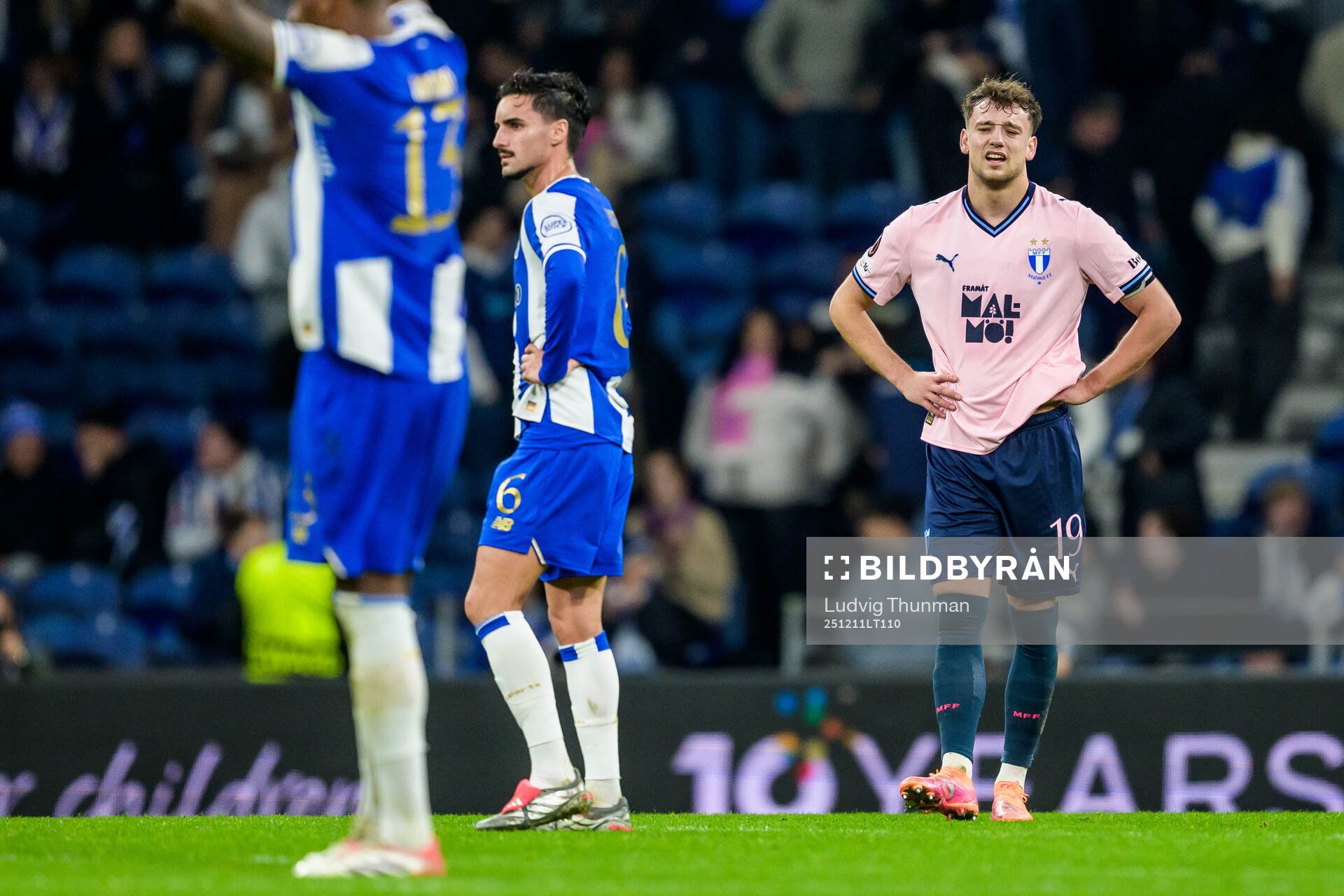Colin Rösler of Malmö FF looks dejected