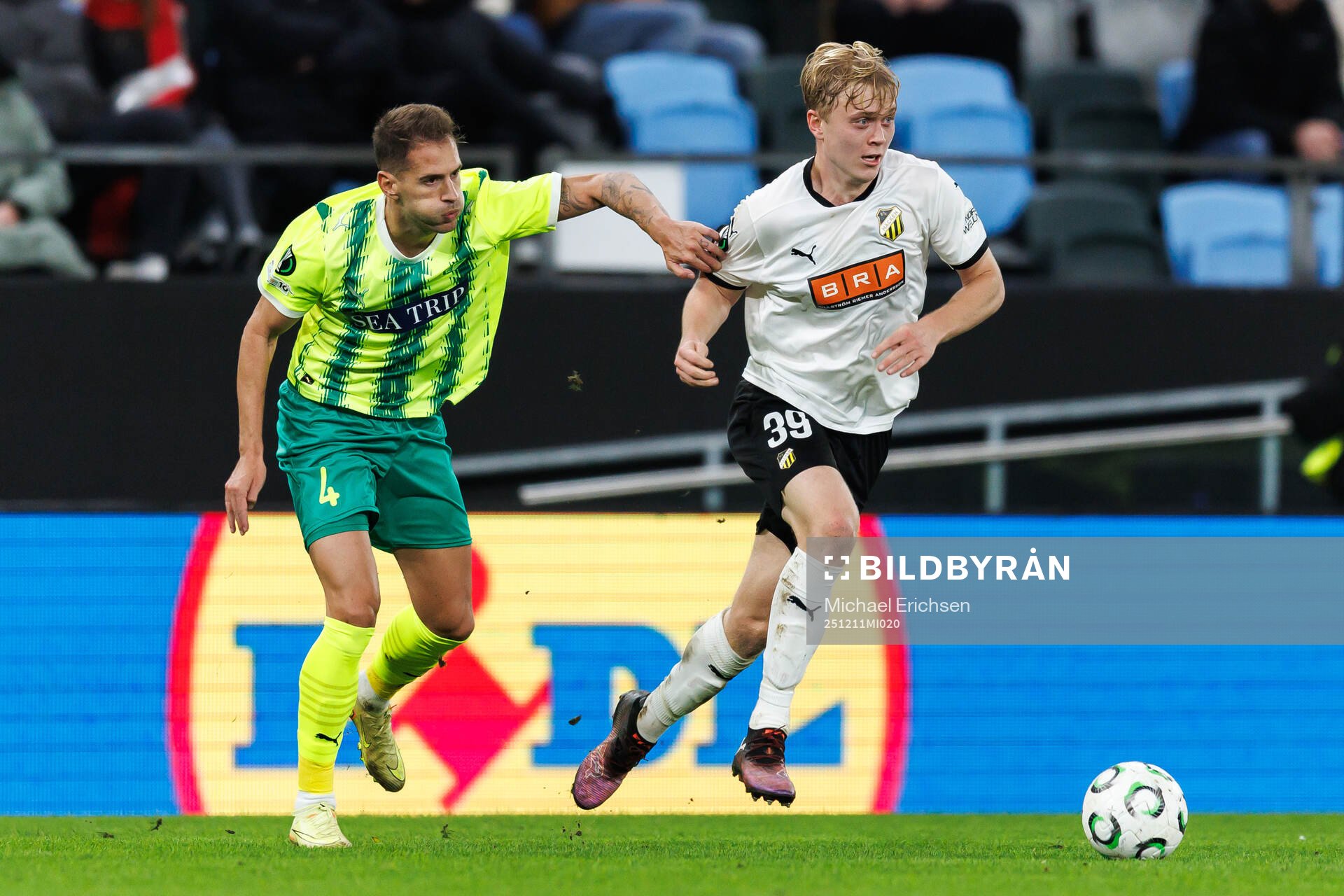 Enric Saborit of AEK Larnaca and Isak Brusberg of Häcken