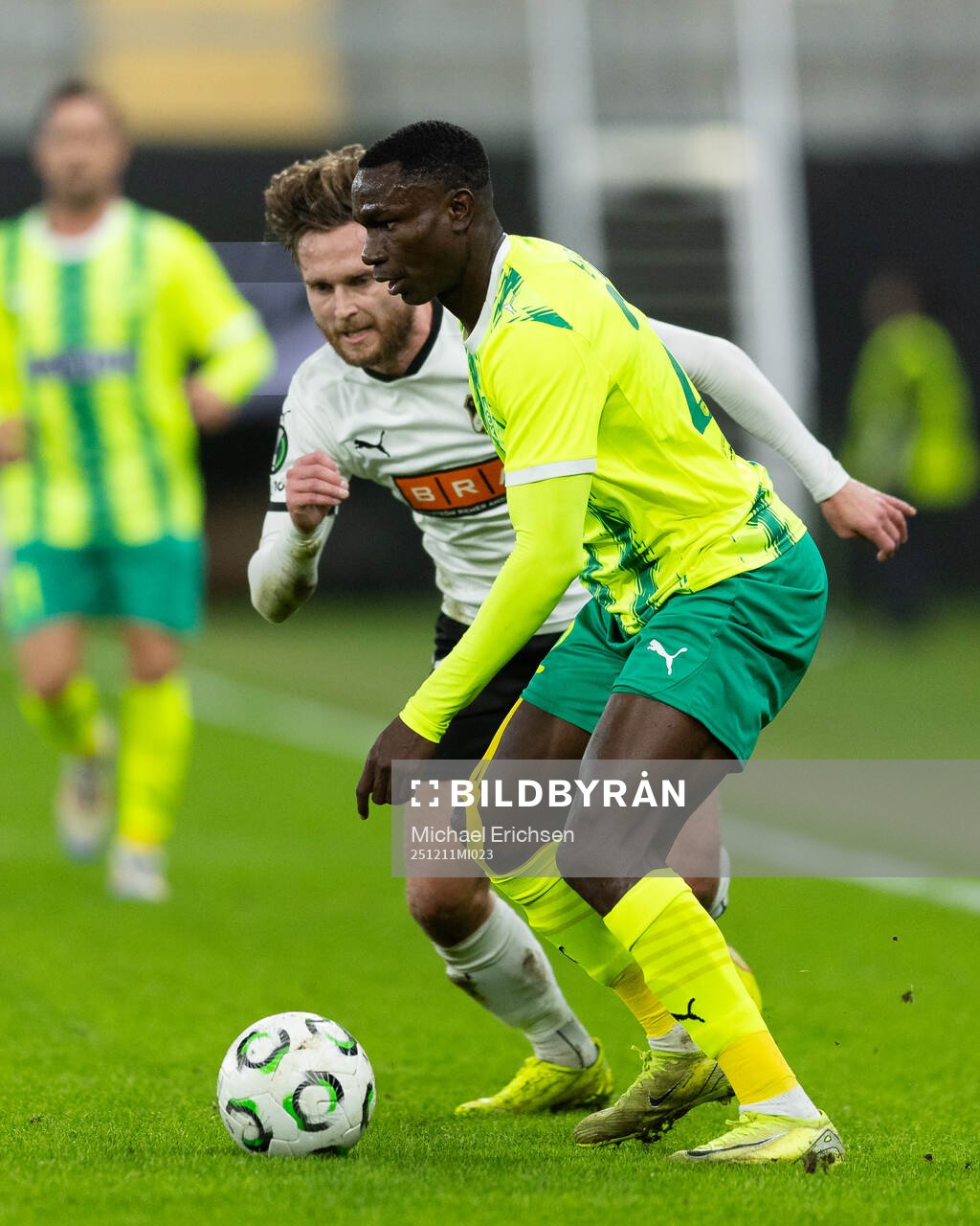 Adam Lundkvist of Häcken and Elohor Godswill of AEK Larnaca