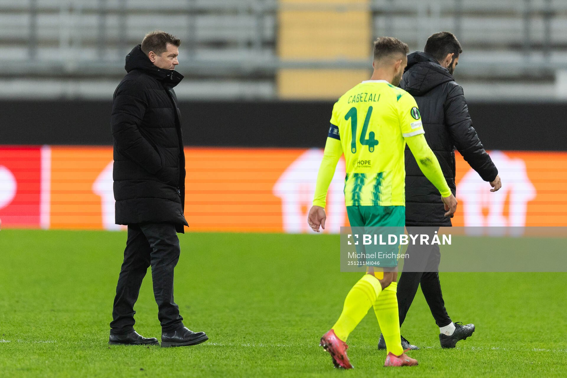 Coach Jens Gustafsson of Häcken looks dejected