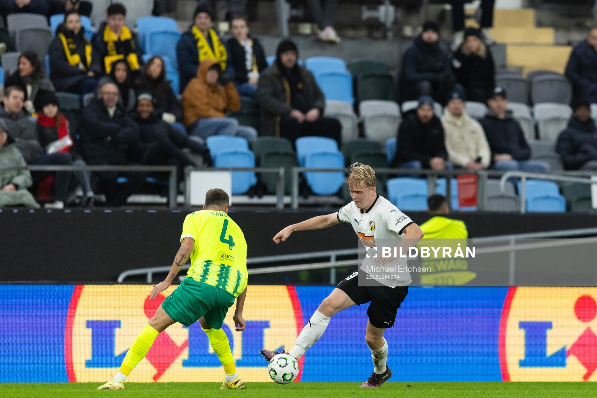 Enric Saborit of AEK Larnaca and Isak Brusberg of Häcken